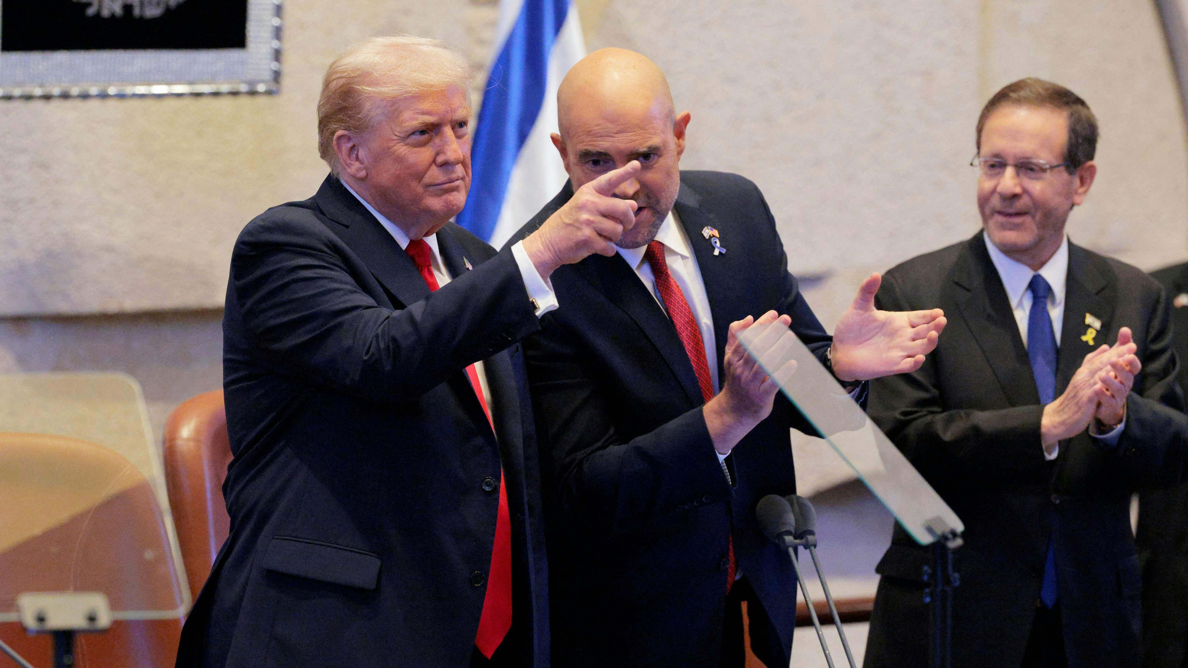 Heute.at - Tumult in der Knesset! Zwischenfall bei Trumps Rede