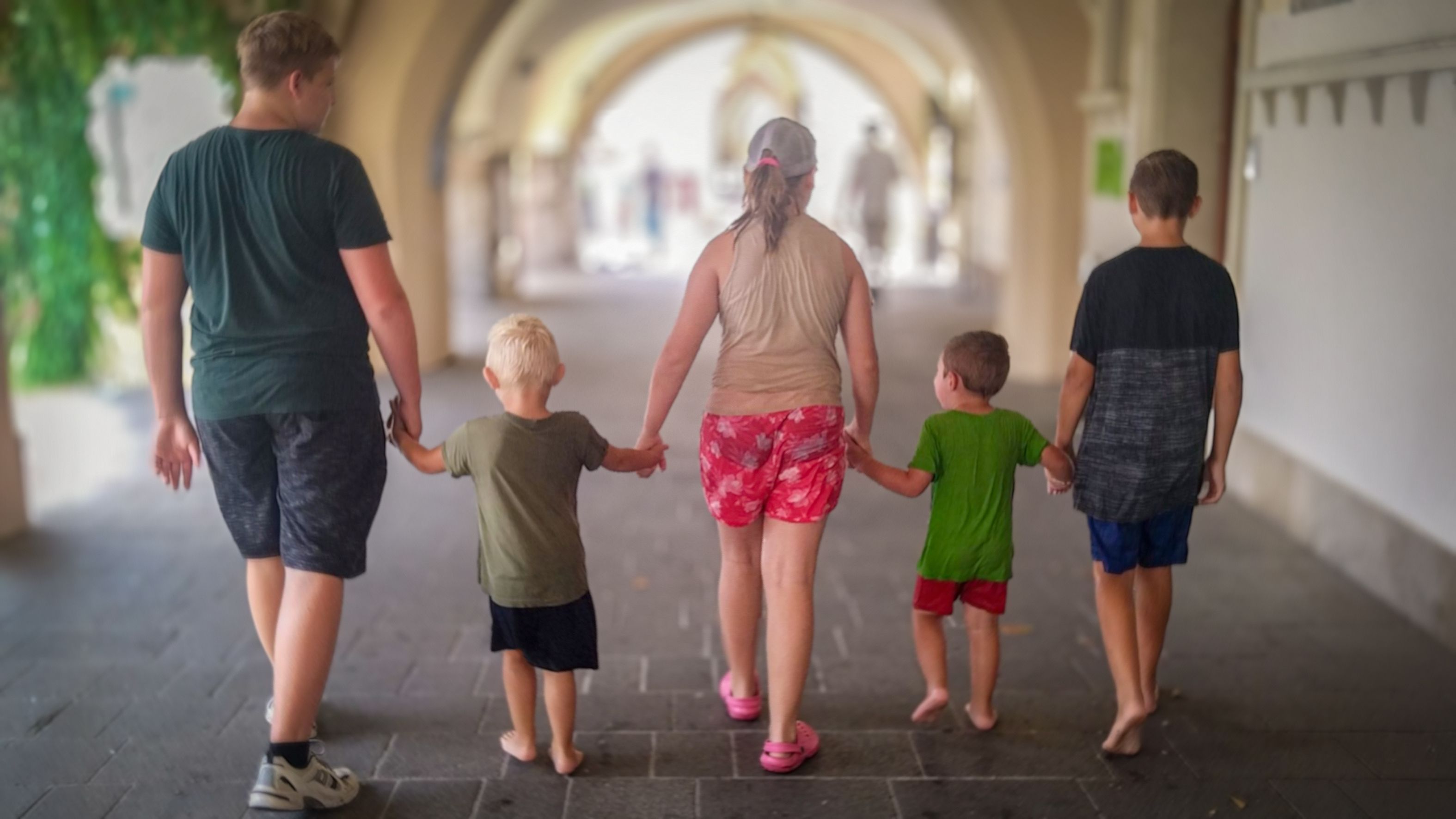 Jasmin Bleier ist verzweifelt. Die fünffache Mutter, kann die drei Kinder, die noch im gemeinsamen Haushalt leben, nur knapp versorgen.