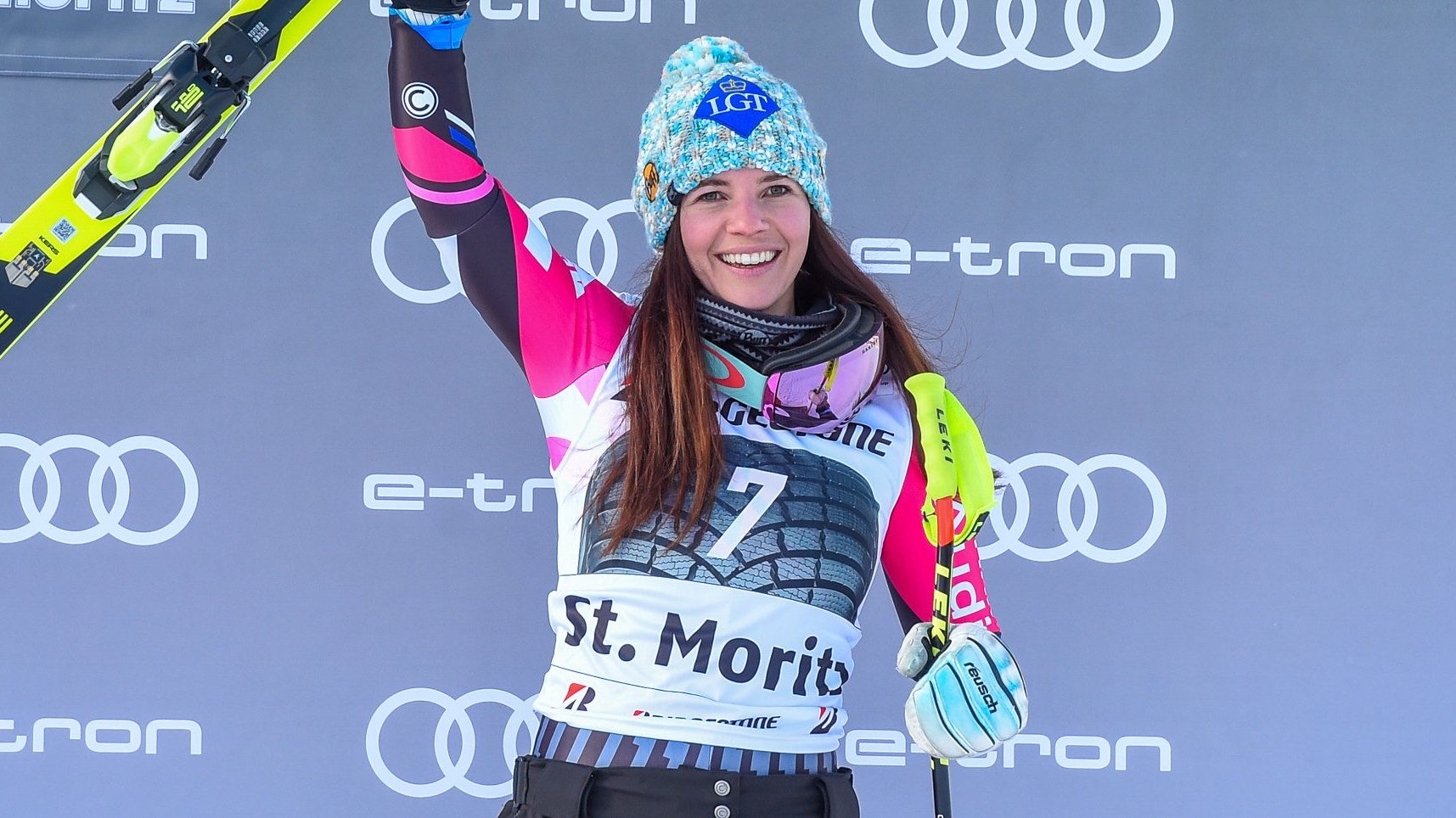 Heute.at - Ist unterwegs – Ski-Ikone lüftet Baby-Geheimnis