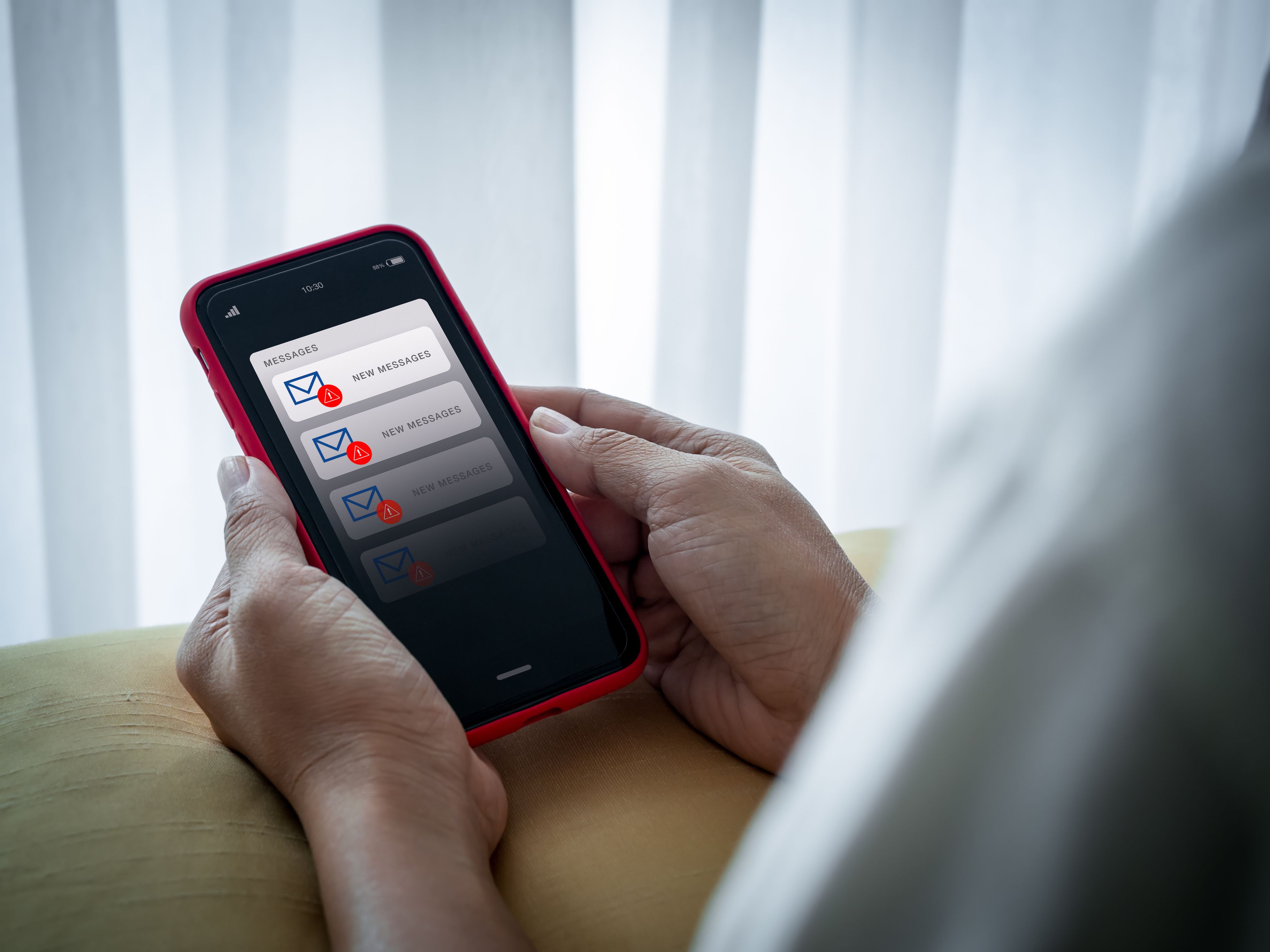 Die Frau wurde Opfer eines Betruges und verlor einen hohen Geldbetrag. Symbolbild. 