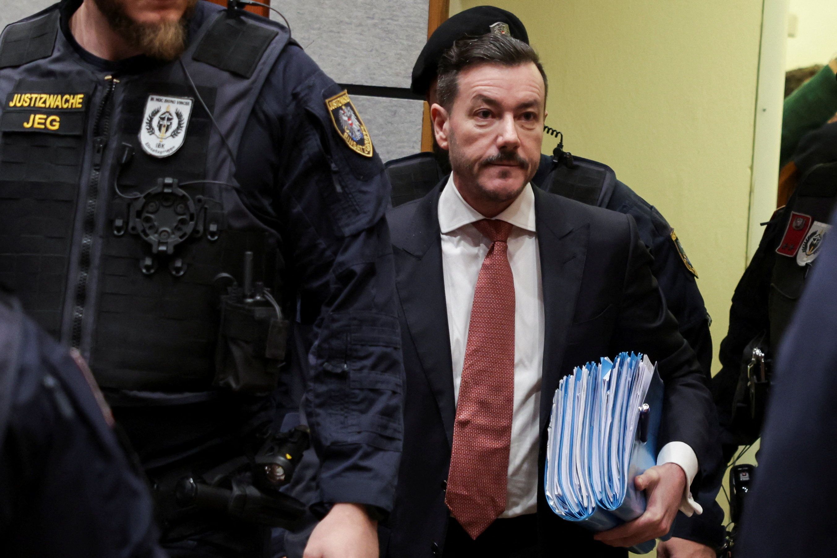 Am Dienstag (14. Oktober 2025) zeigte sich Pleitier René Benko das erste Mal seit seiner Verhaftung am 23. Jänner 2025.