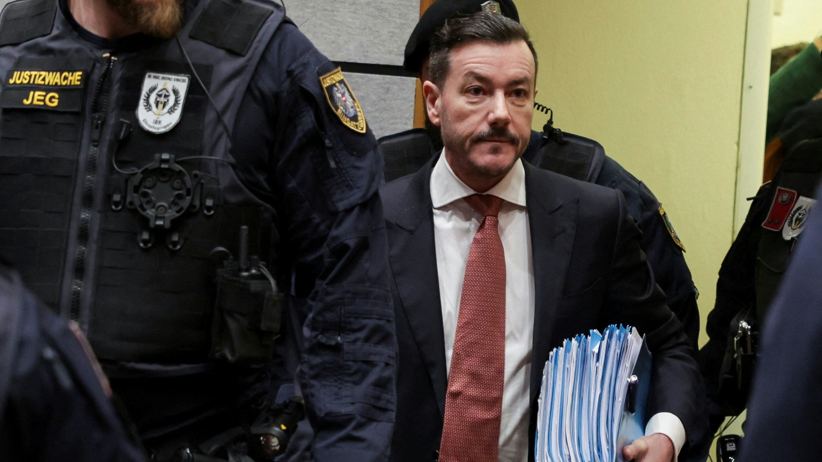 Heute.at - Abgemagert, Augenringe: So erlebte ich Benko im Gericht