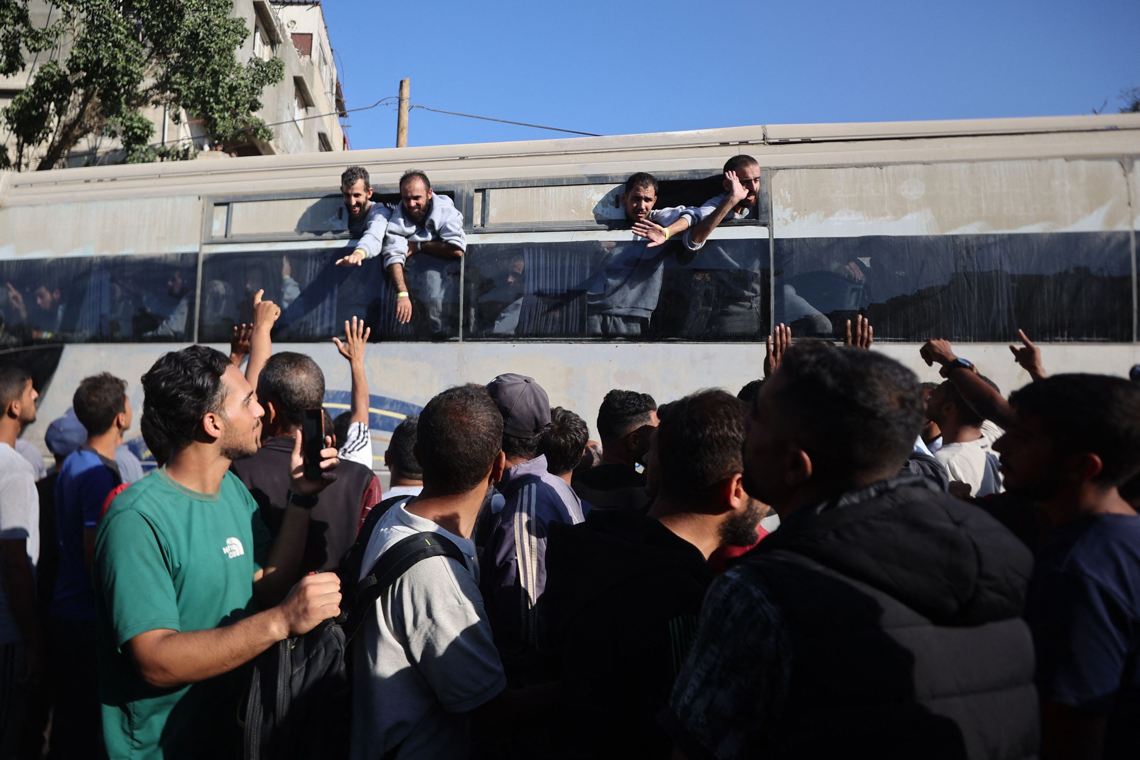 Heute.at - Familien erkennen abgemagerte Häftlinge kaum noch