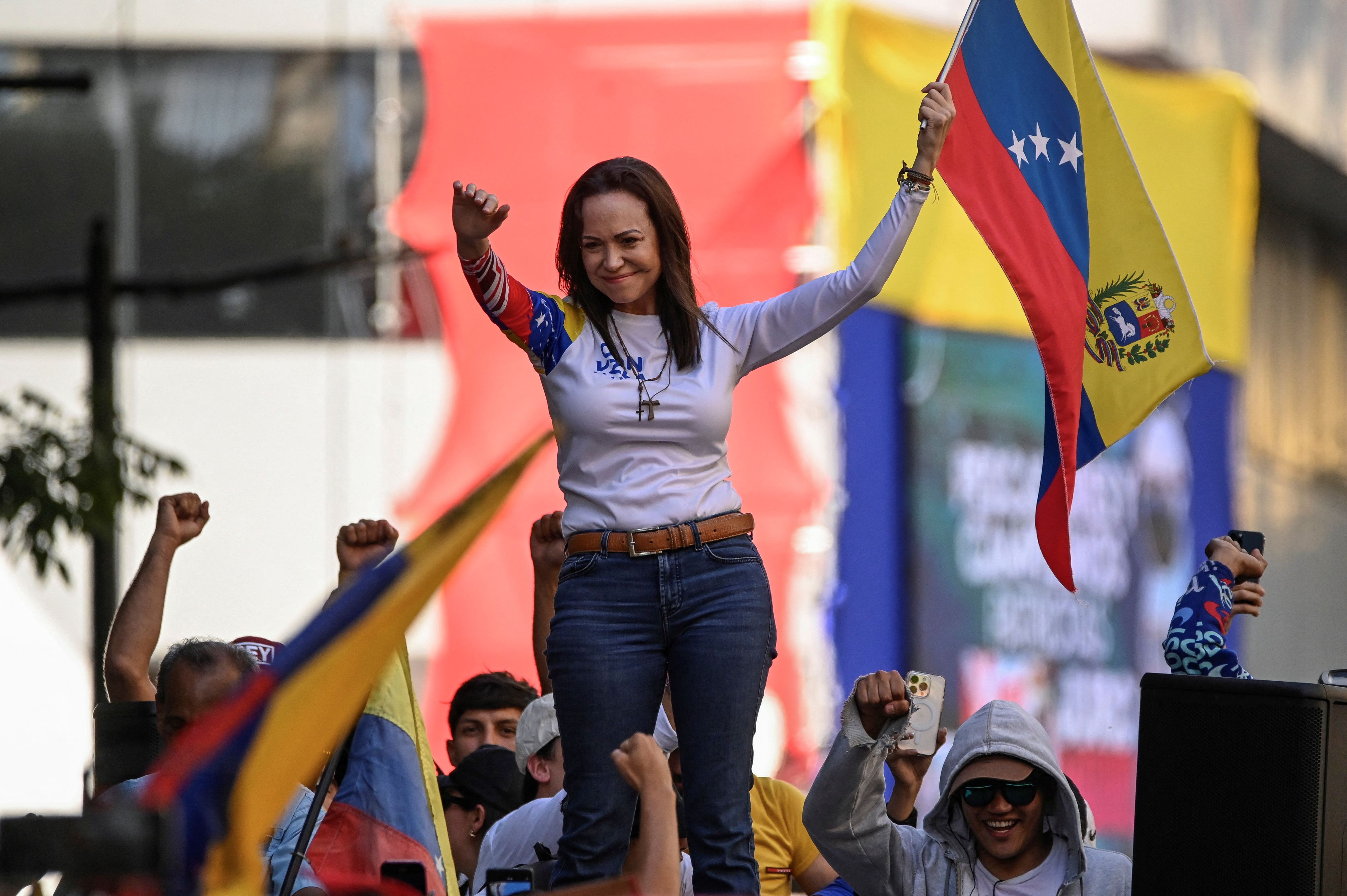 Der diesjährige Friedensnobelpreis wurde an die Oppositionspolitikerin María Corina Machado aus Venezuela.