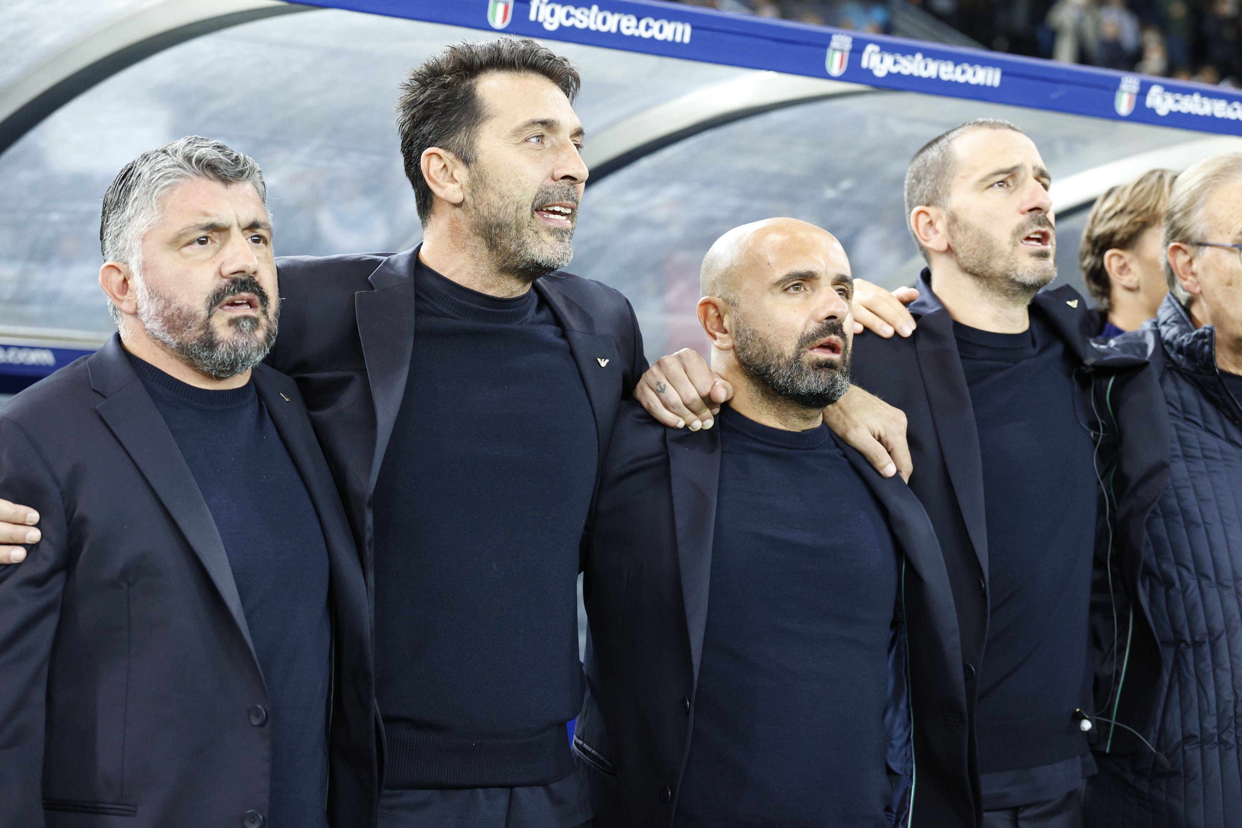 Gennaro Gattuso (l.) zittert mit Italien um die WM-Teilnahme.