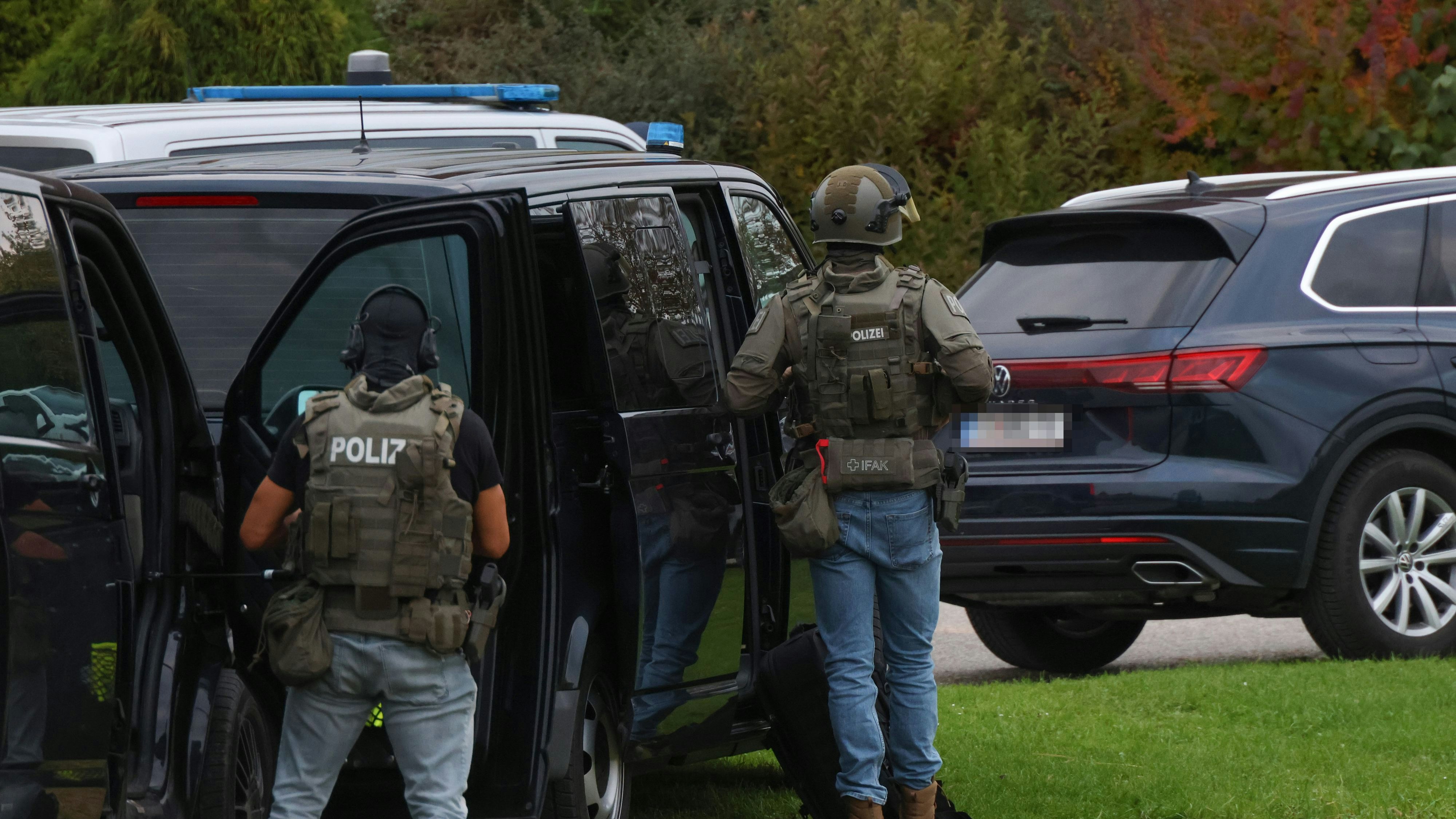 Heute.at - Unmittelbare Gefahr – Cobra erlegt entlaufene Stiere