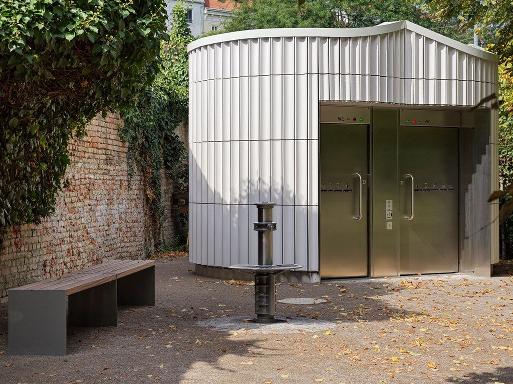 Das sind die neuen Toiletten im Augarten.