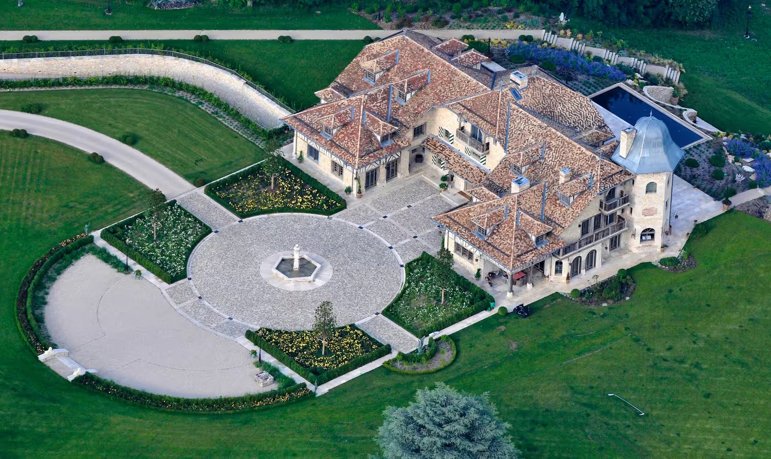 Heute.at - Vergewaltigung in Schumacher-Villa – Prozess geplatzt