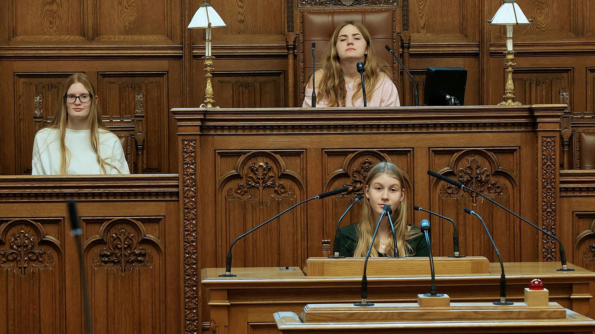 Heute.at - Girlpower im Rathaus – Mädchen erleben Politik hautnah