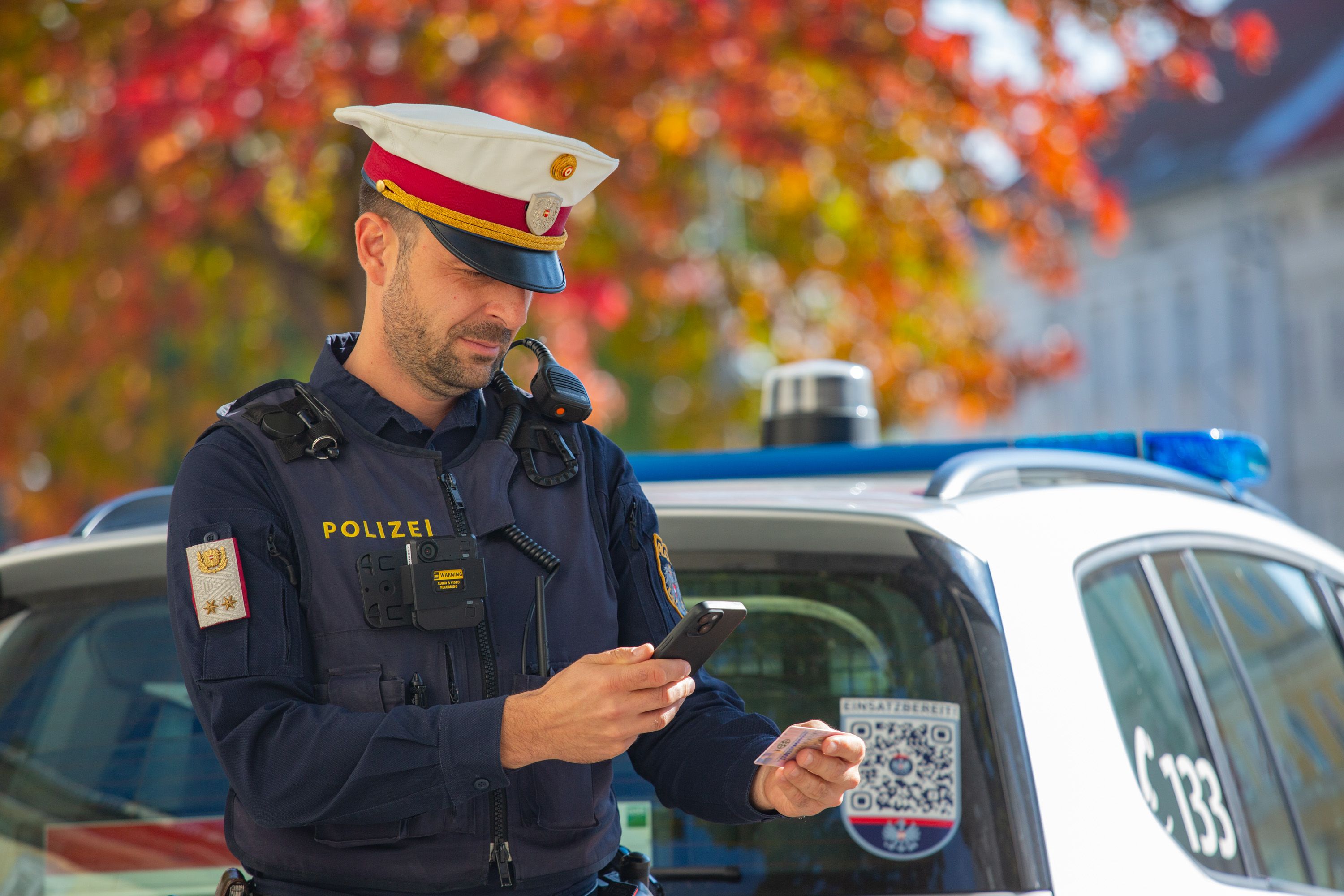 Stift und Zettel haben im Streifendienst ausgedient.