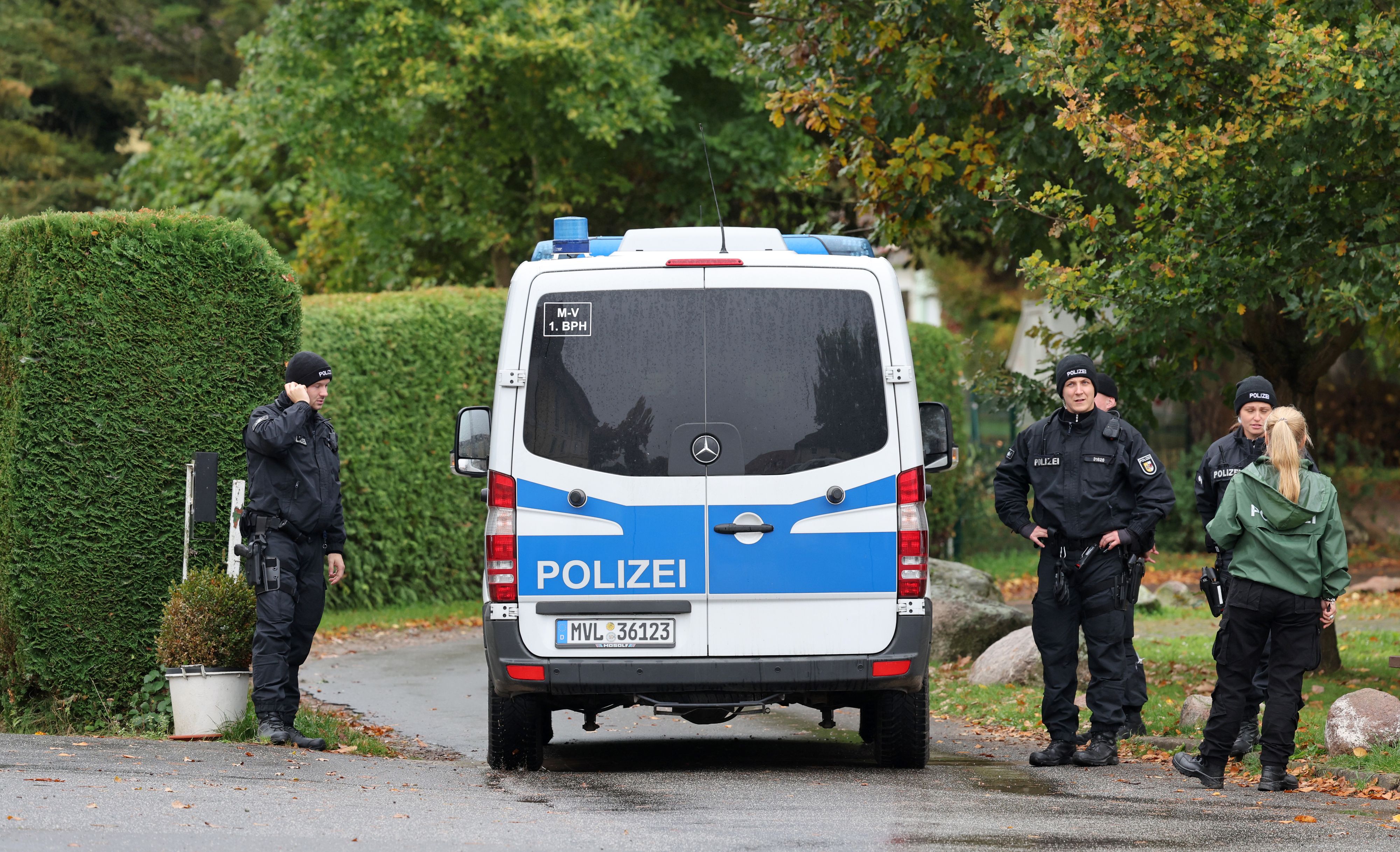 In einem Waldstück wurde am Montag bei Güstrow (D) eine Kinderleiche entdeckt – es handelt sich um den vermissten Fabian.