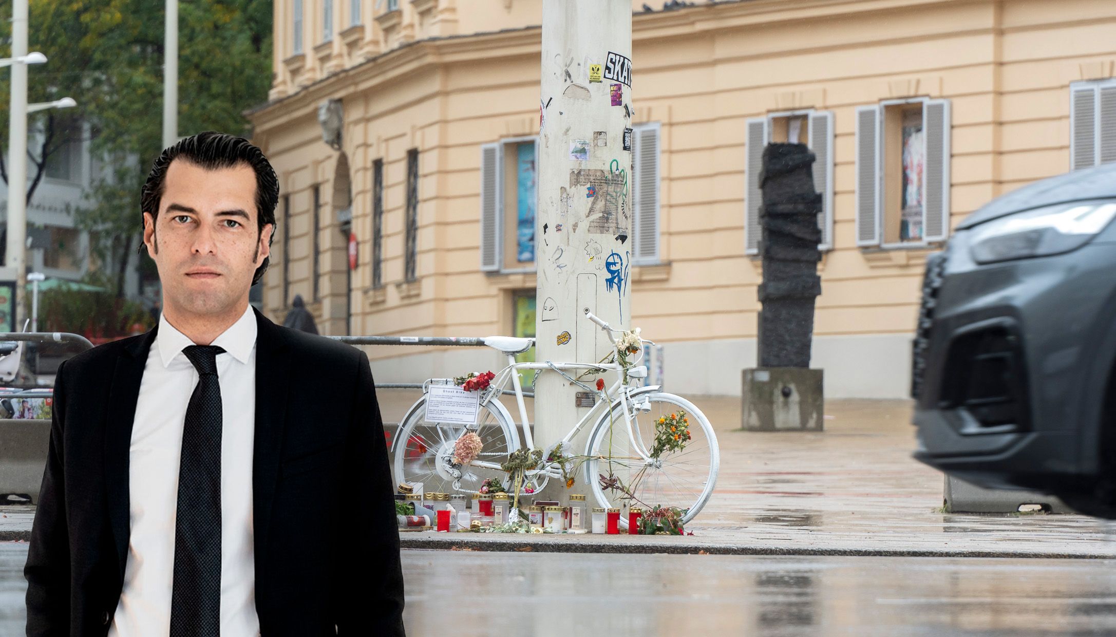 Top-Anwalt Marcus Januschke verteidigte den am Boden zerstörten Autofahrer, der selbst Familie hat. Im Hintergrund der Unfallort und eine Gedenkstätte für den getöteten Radler.