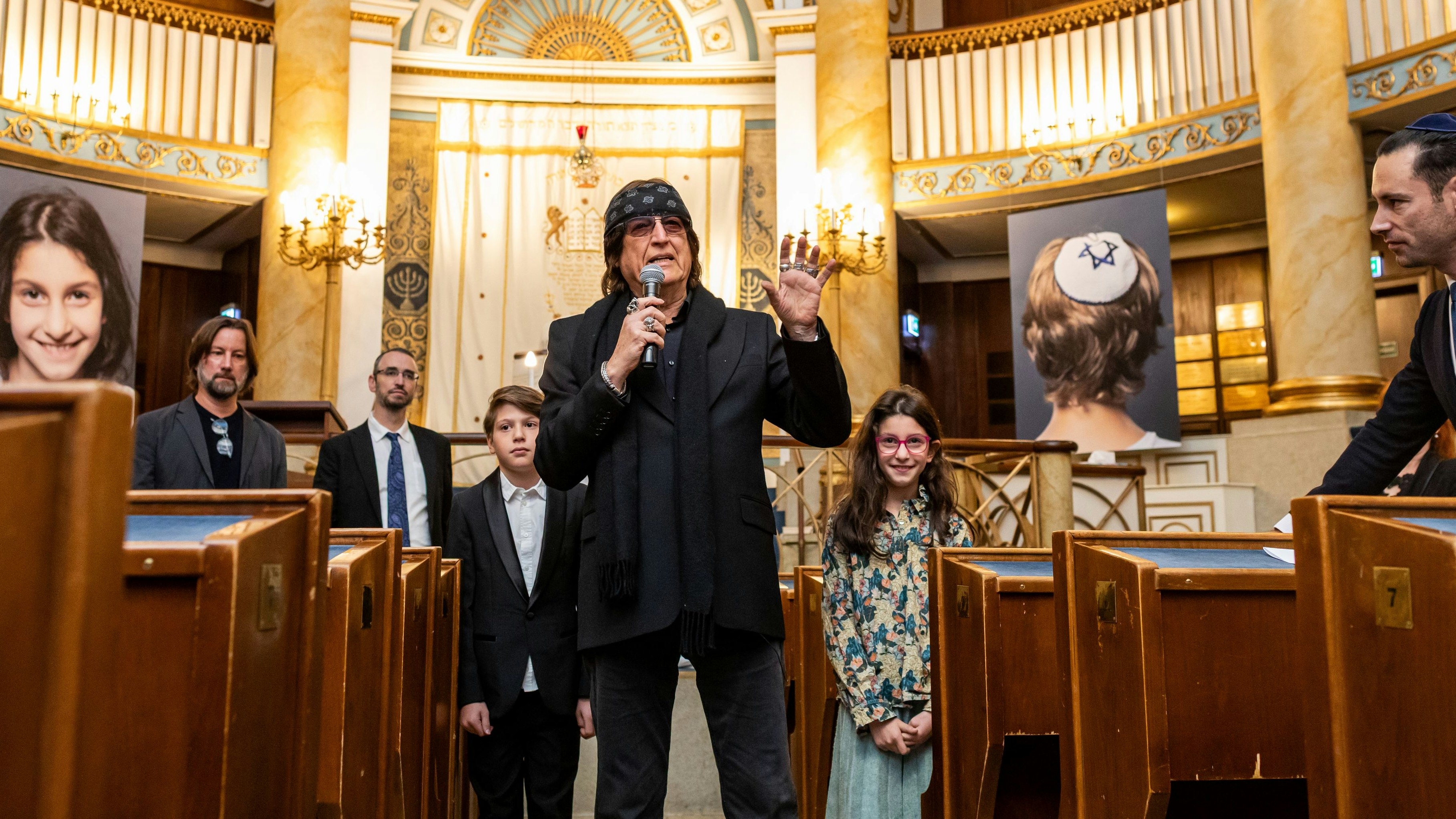 Heute.at - Star-Künstler Helnwein macht Kunst für Stadttempel
