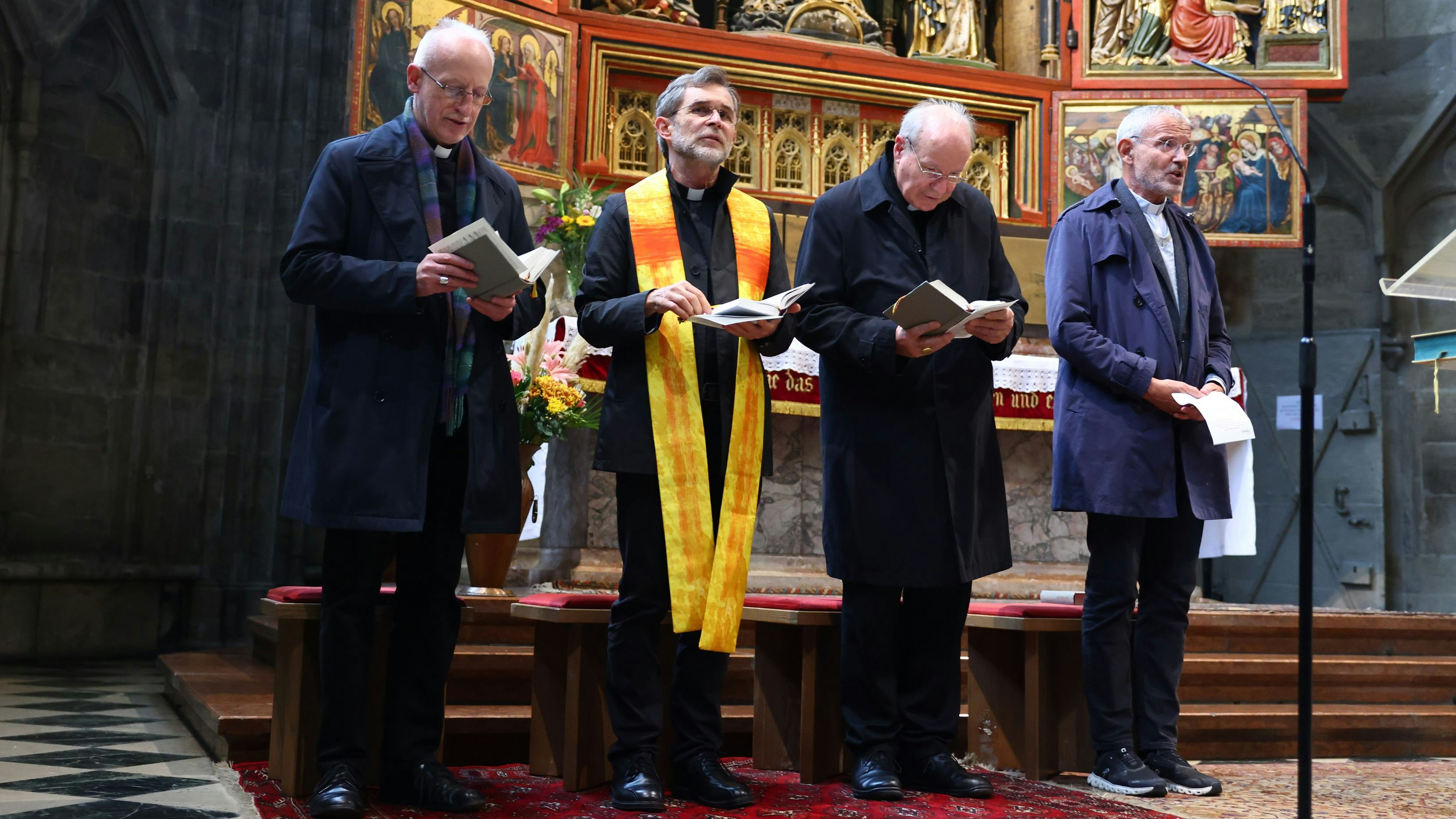 Im Stephansdom hielt Josef Grünwidl ein Mitarbeitergebet ab.