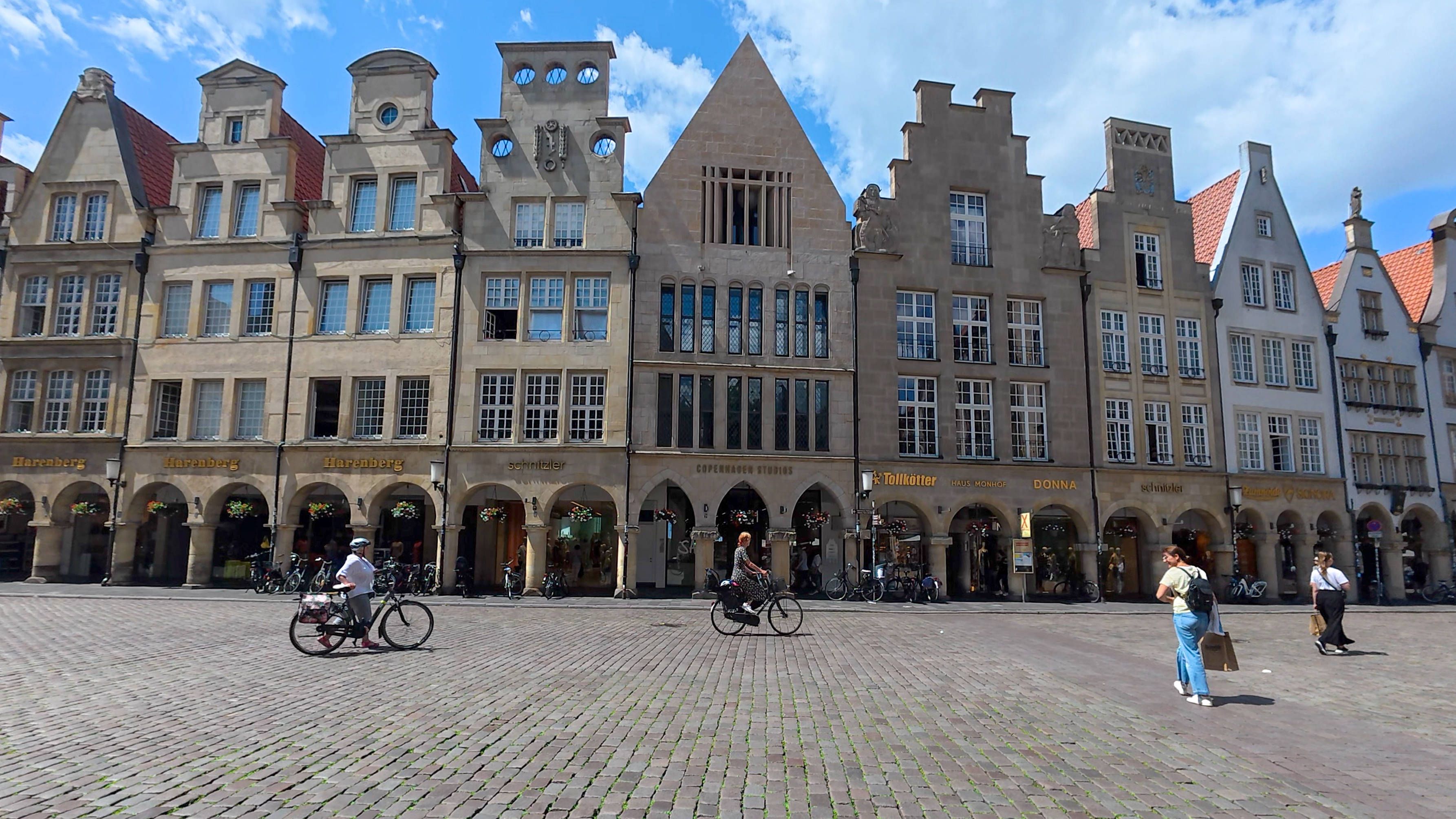In Münster befindet sich zudem eine der grössten Universitäten Deutschlands und unzählige Museen.