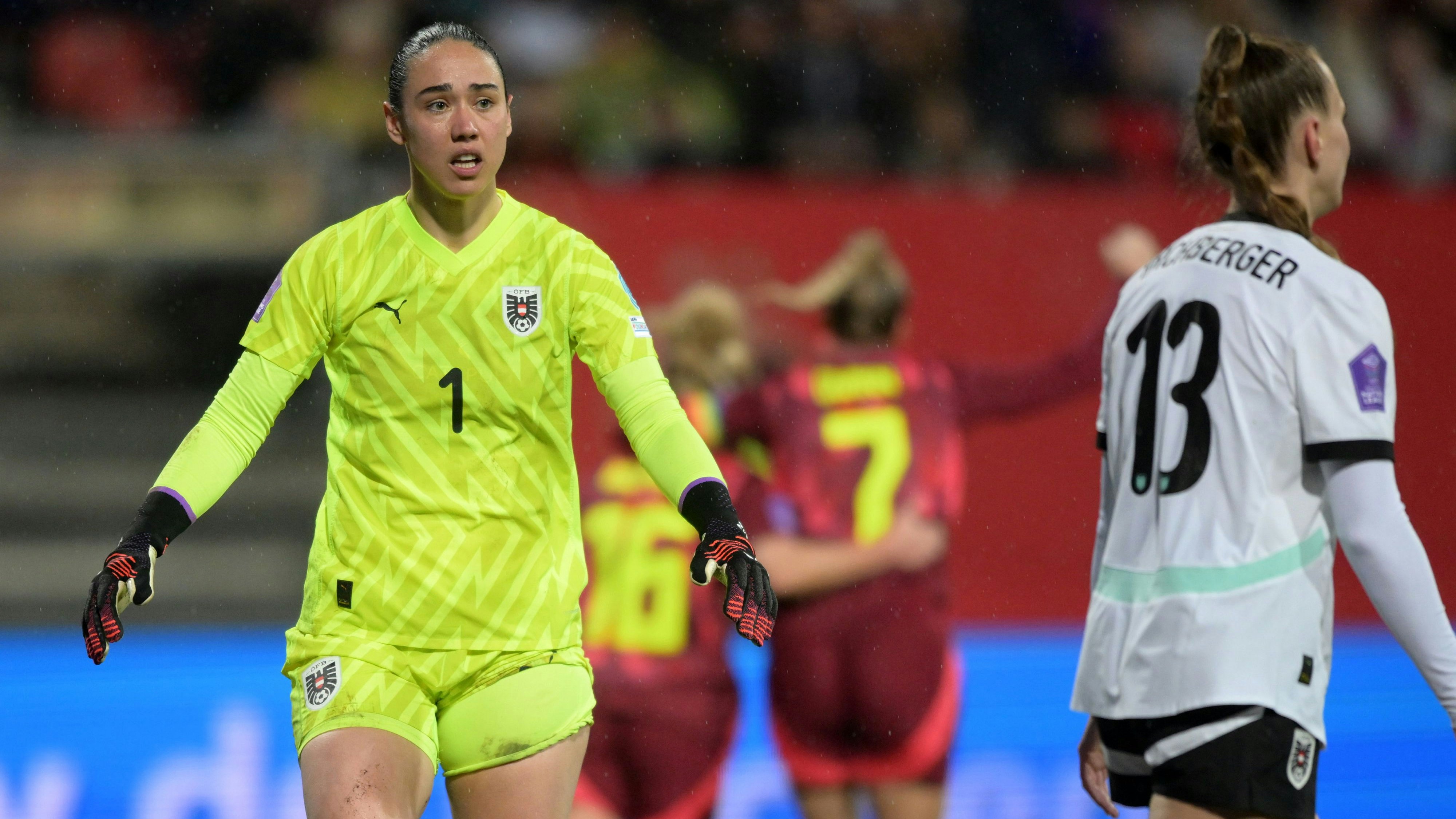 Heute.at - Schock! ÖFB-Star beim Training am Knie verletzt