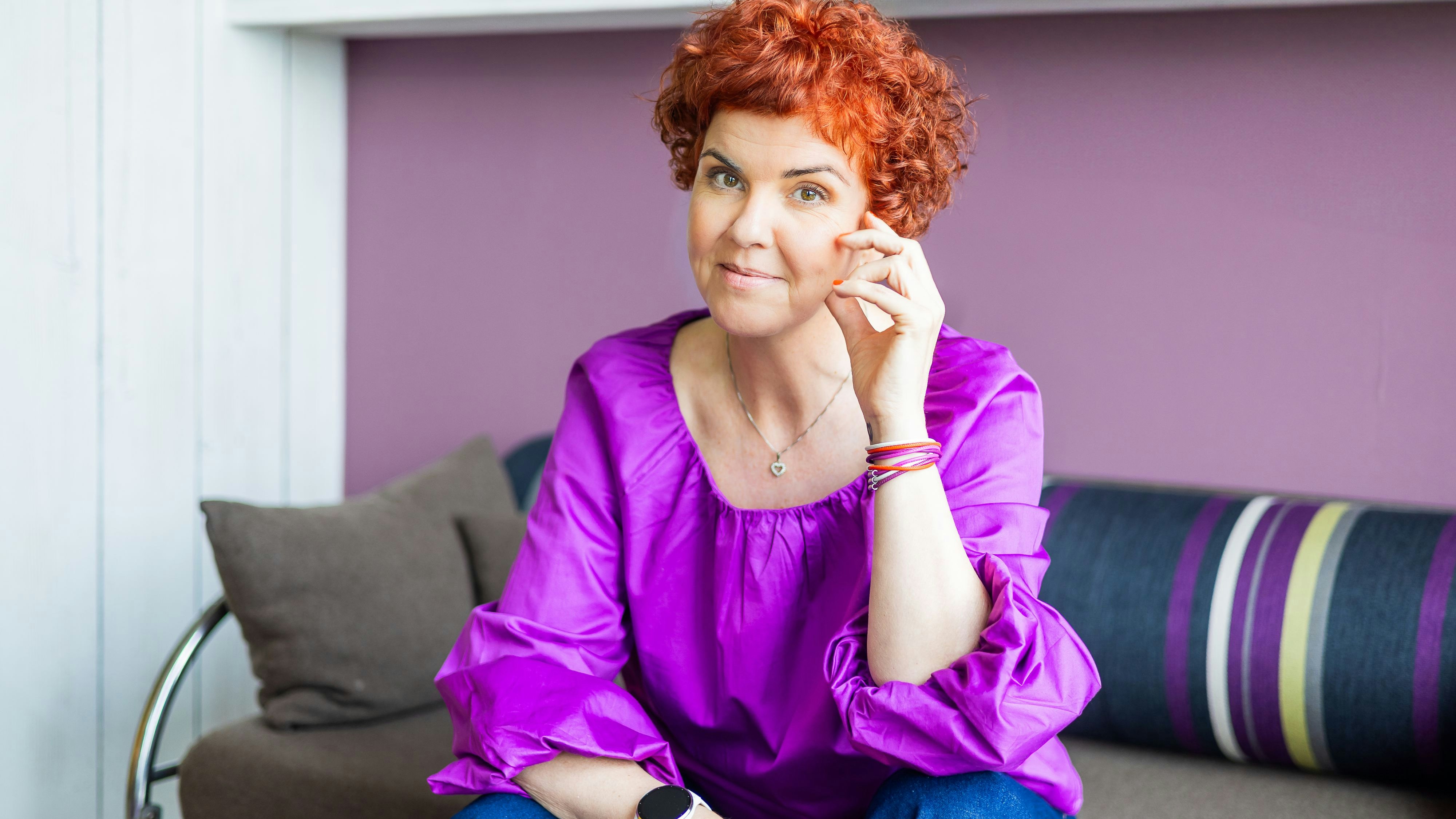 Die 50-jährige Linzerin ist Host von "MENOMIO – Der Podcast für glückliche Wechseljahre".