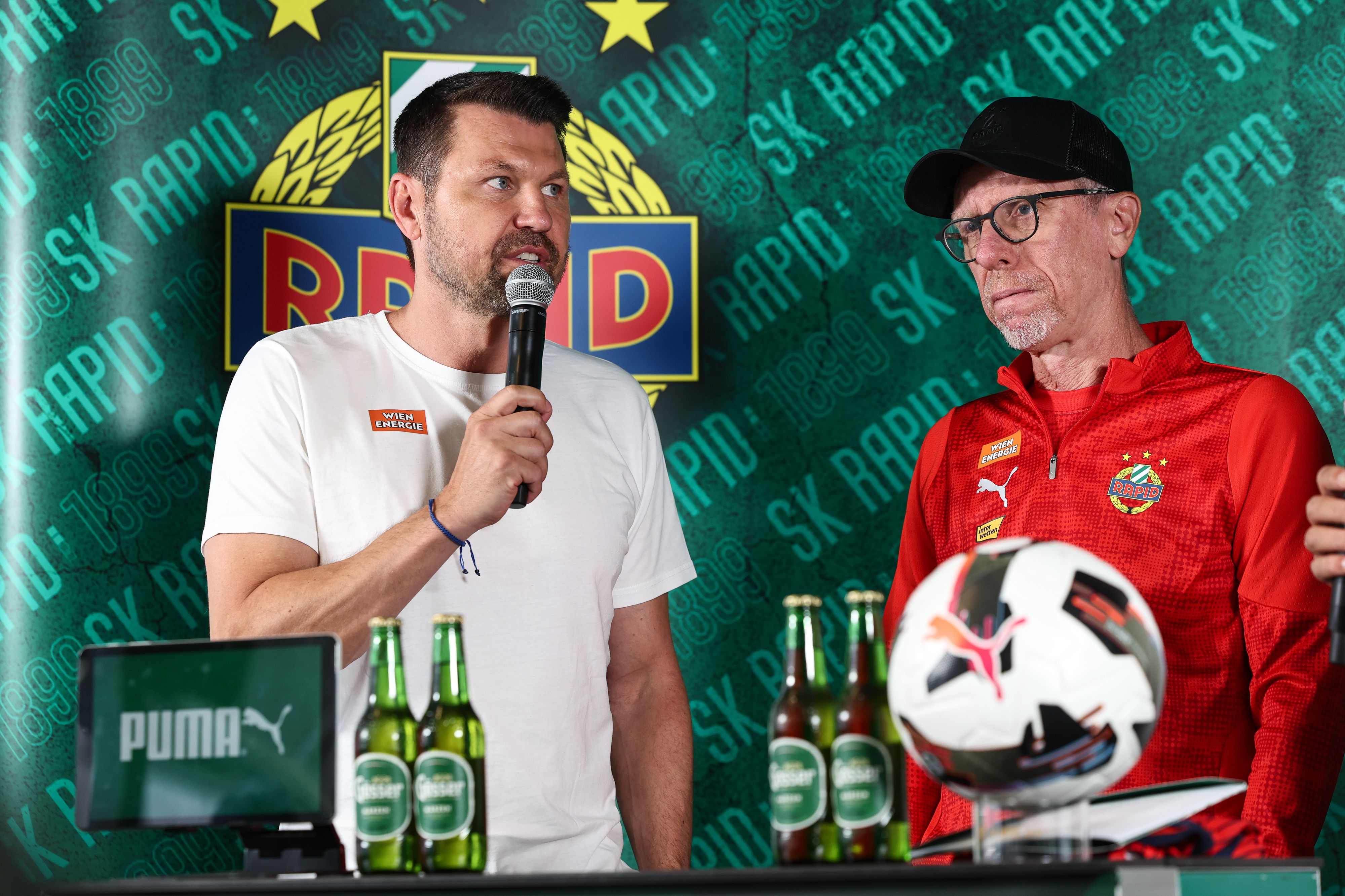 Rapids Sport-Geschäftsführer Markus Katzer und Trainer Peter Stöger. 