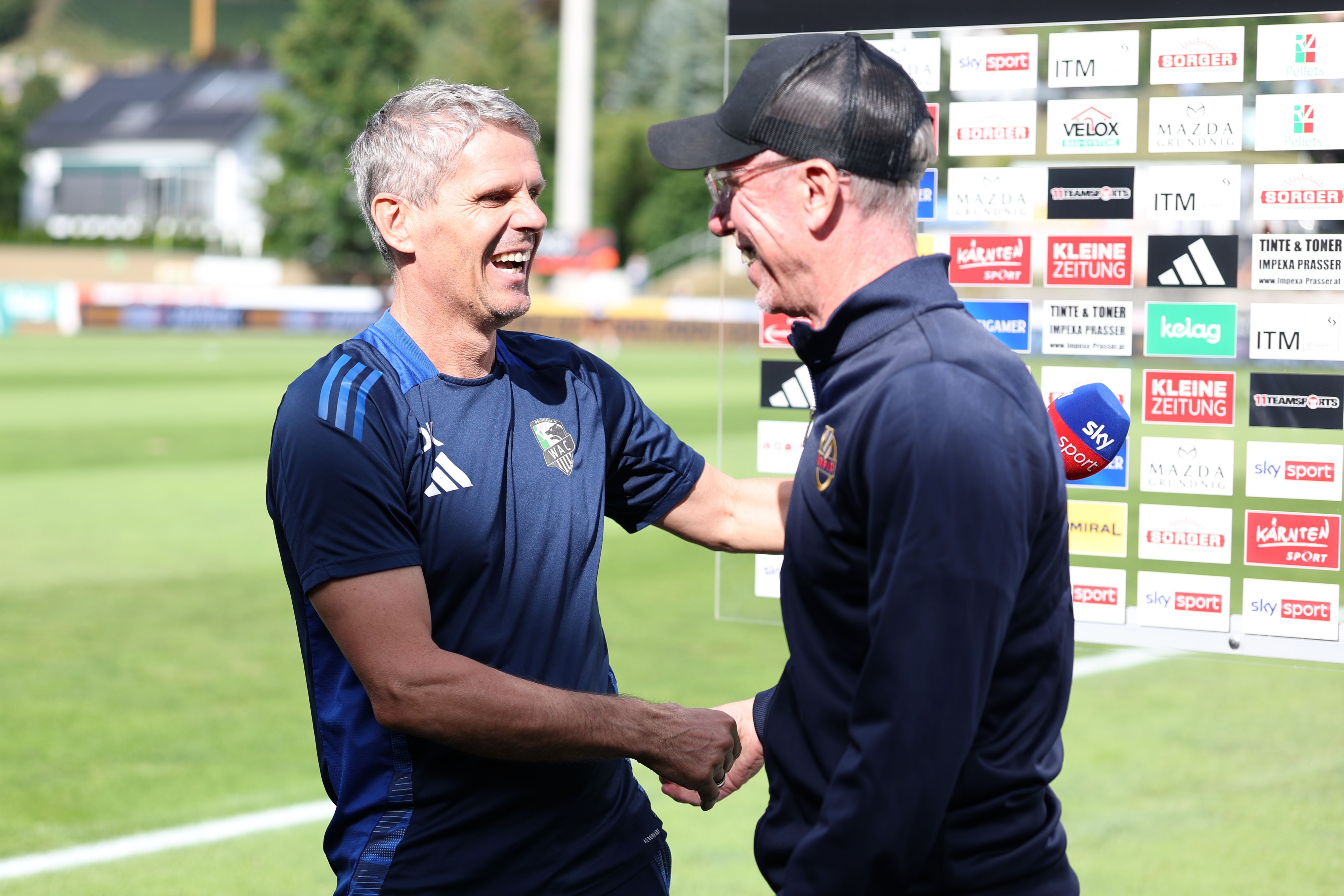 Schon im August traf Peter Stöger auf Didi Kühbauer (damals noch beim WAC).