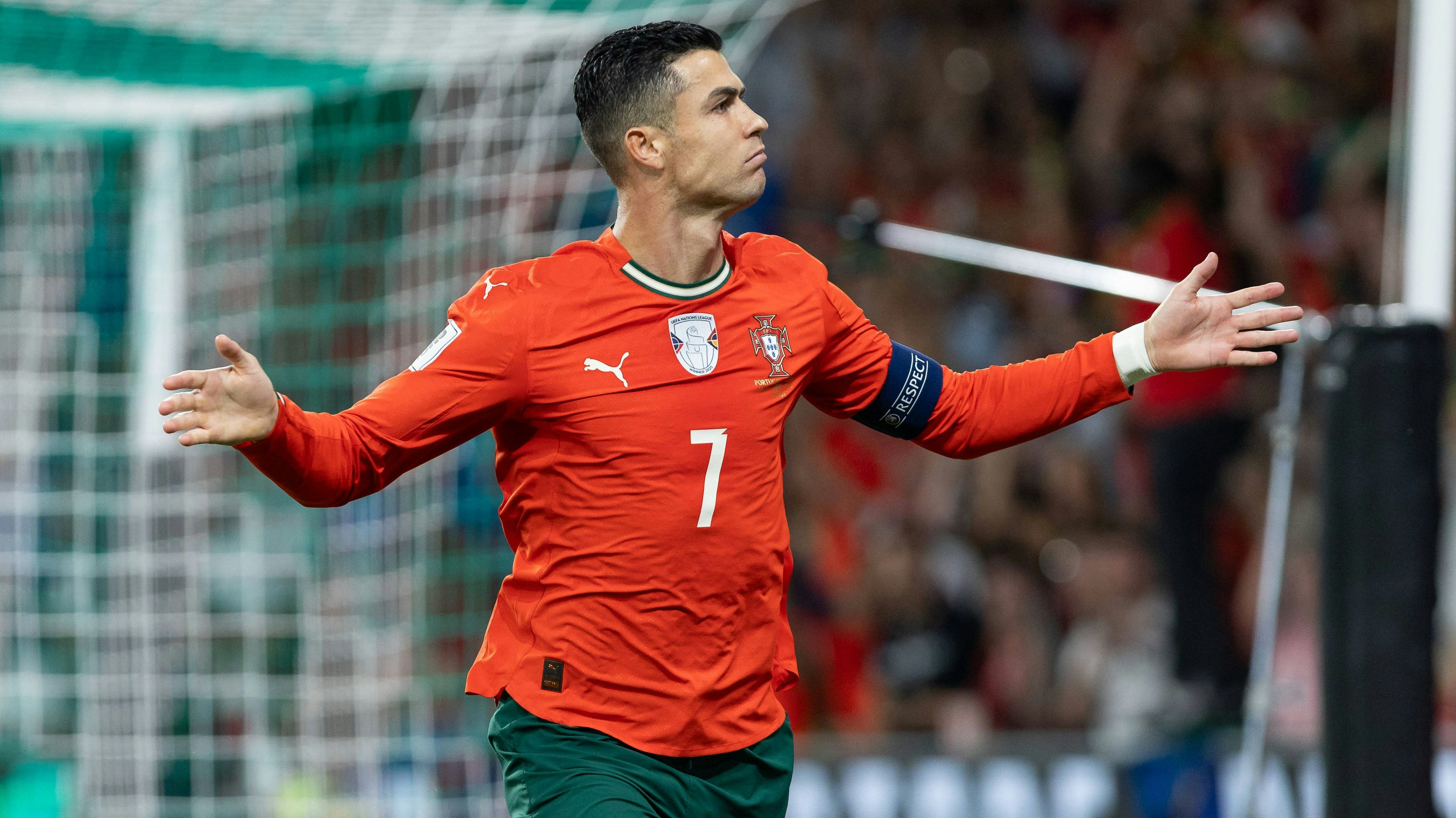 Heute.at - Ronaldo der Gagen-Kaiser, hängt Messi klar ab