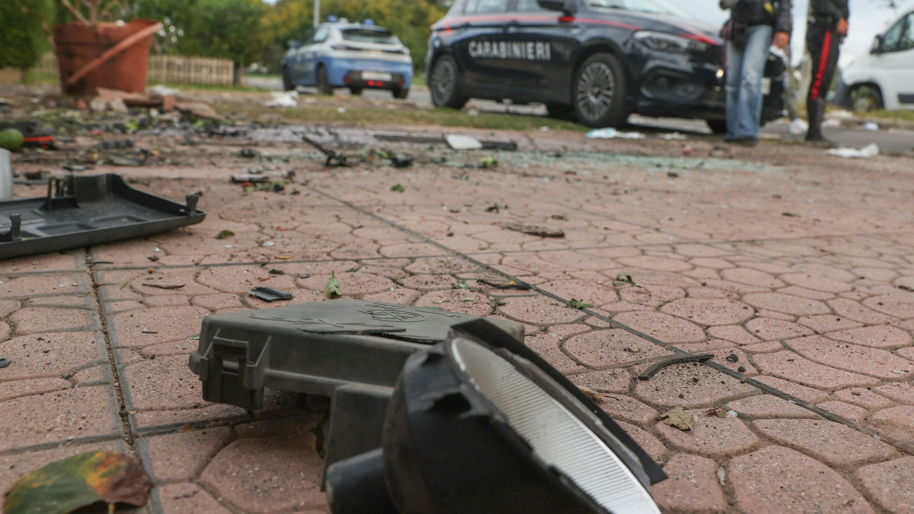 Heute.at - Bombenanschlag in Rom! Auto von Journalist explodiert