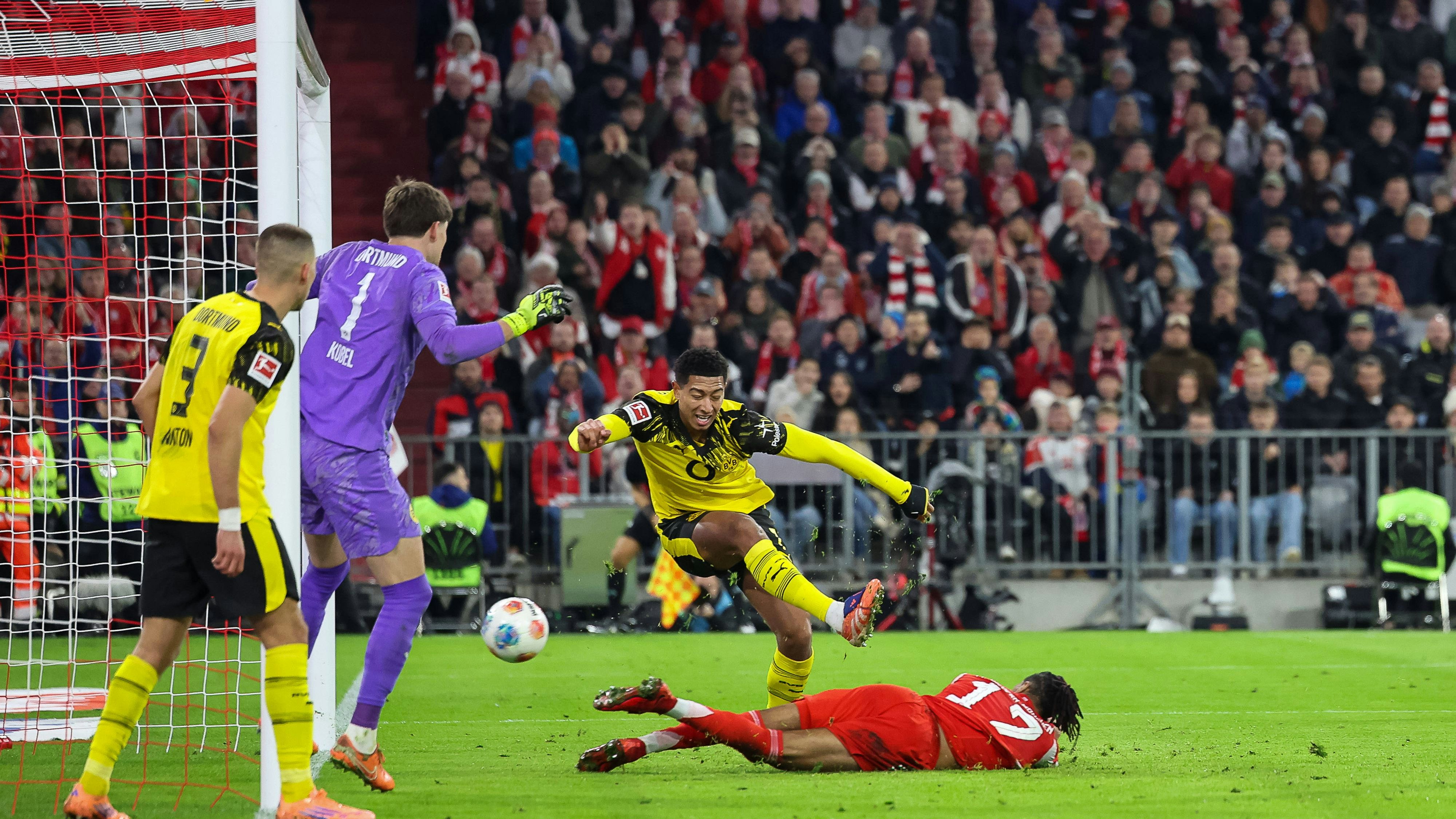 Heute.at - Bayern gewinnt Klassiker dank Bellingham-Fehler