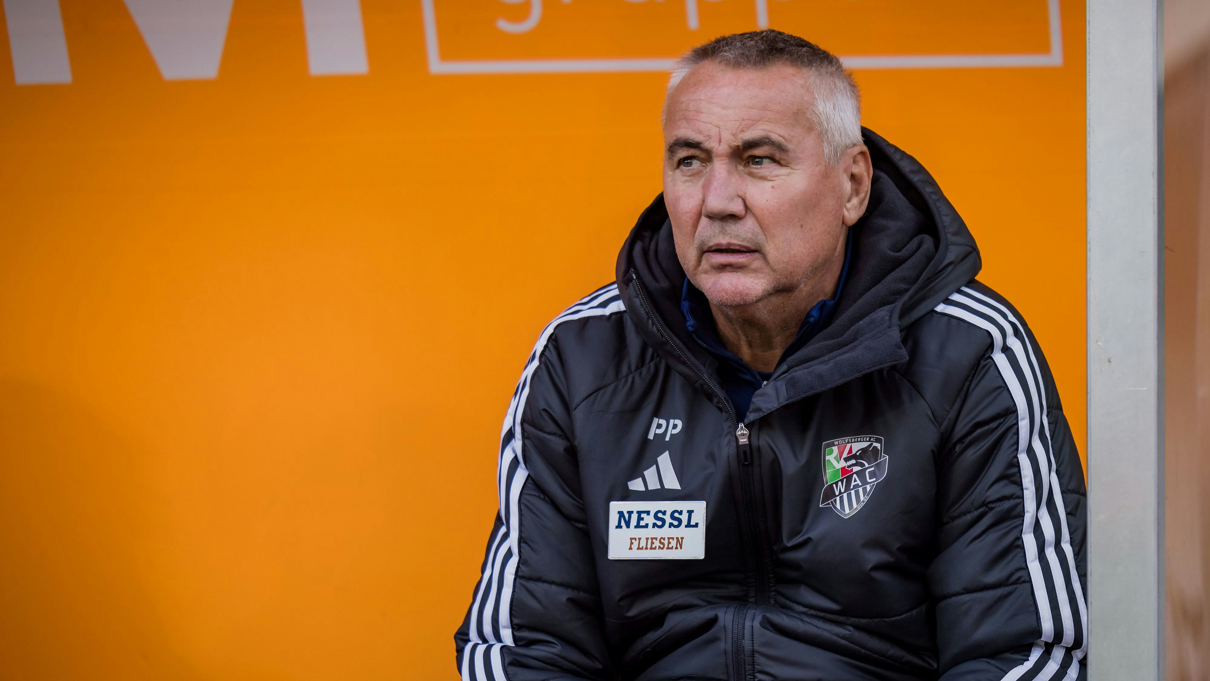 Heute.at - Pacult bedient: Beim Aufwärmen schon gemerkt...