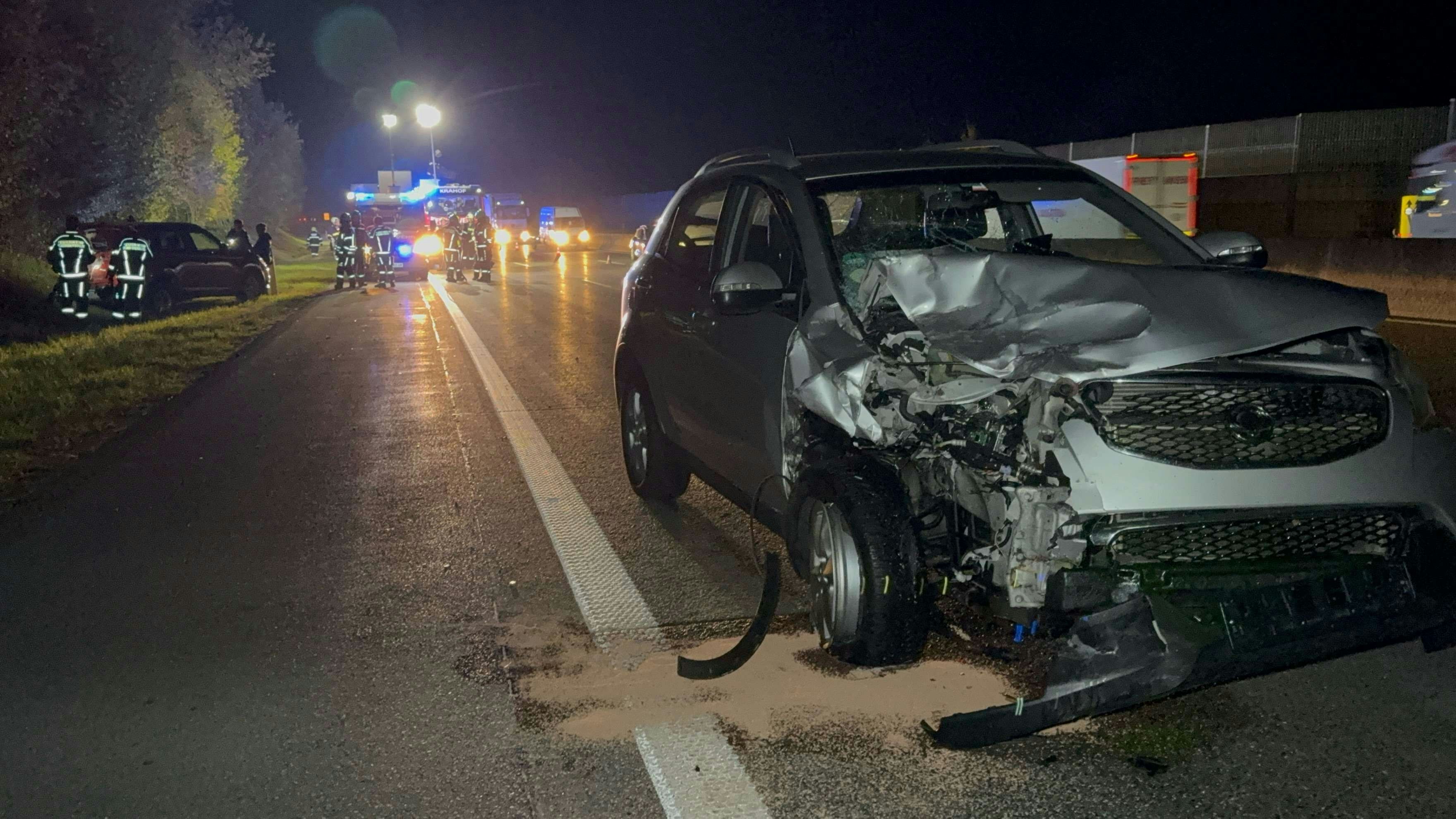 Heute.at - Lenker rast auf A1 in Pannenhelfer – keine Verletzten!