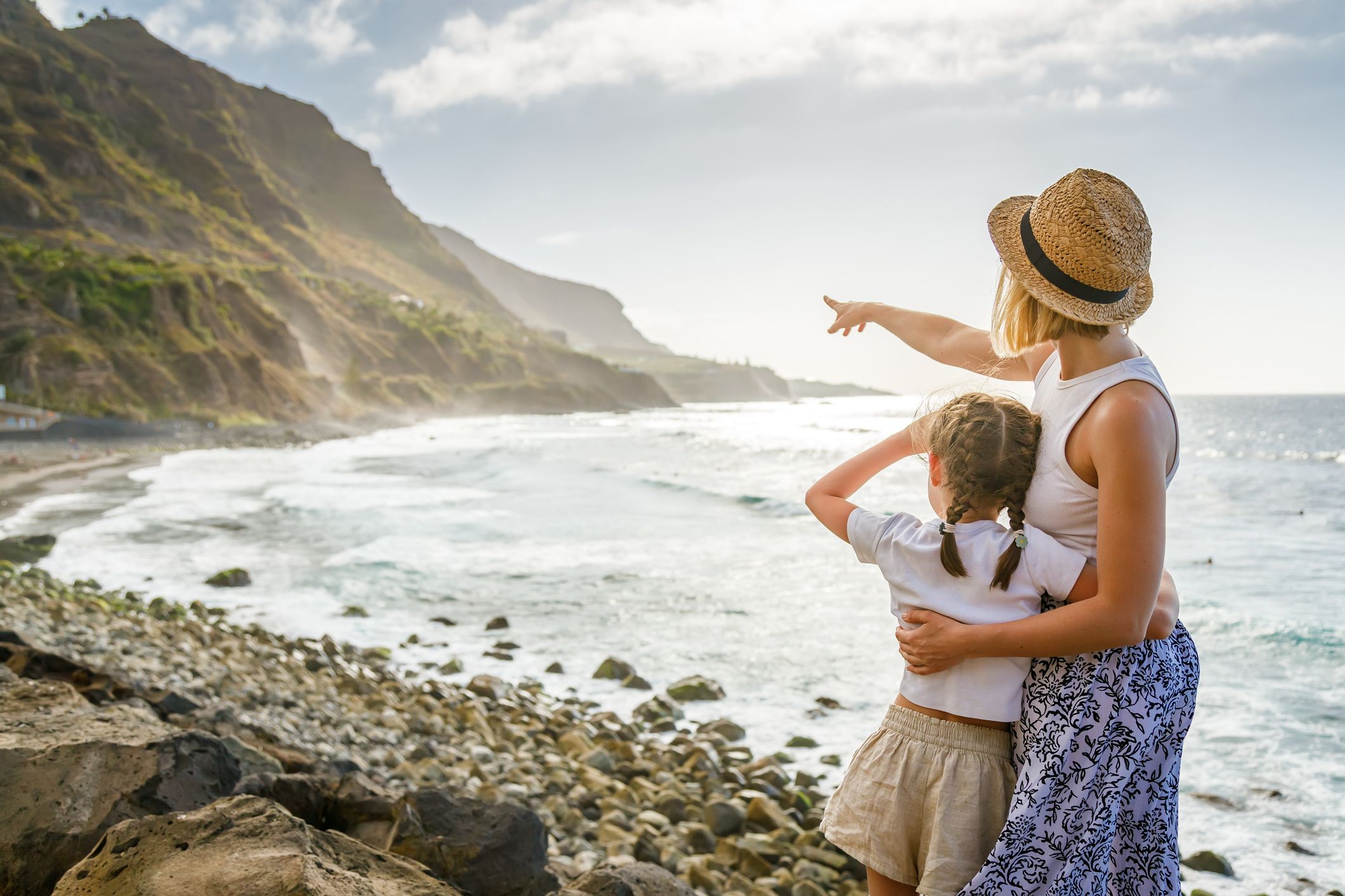Ein neuer Reiseführer stellt Ferientipps für jeden Monat vor.