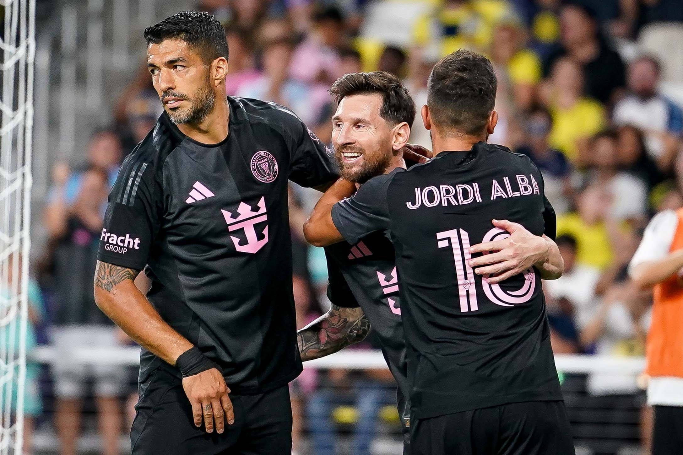 Lionel Messi feierte seine Treffer gemeinsam mit den ehemaligen Barca-Stars Luis Suarez und Jordi Alba.