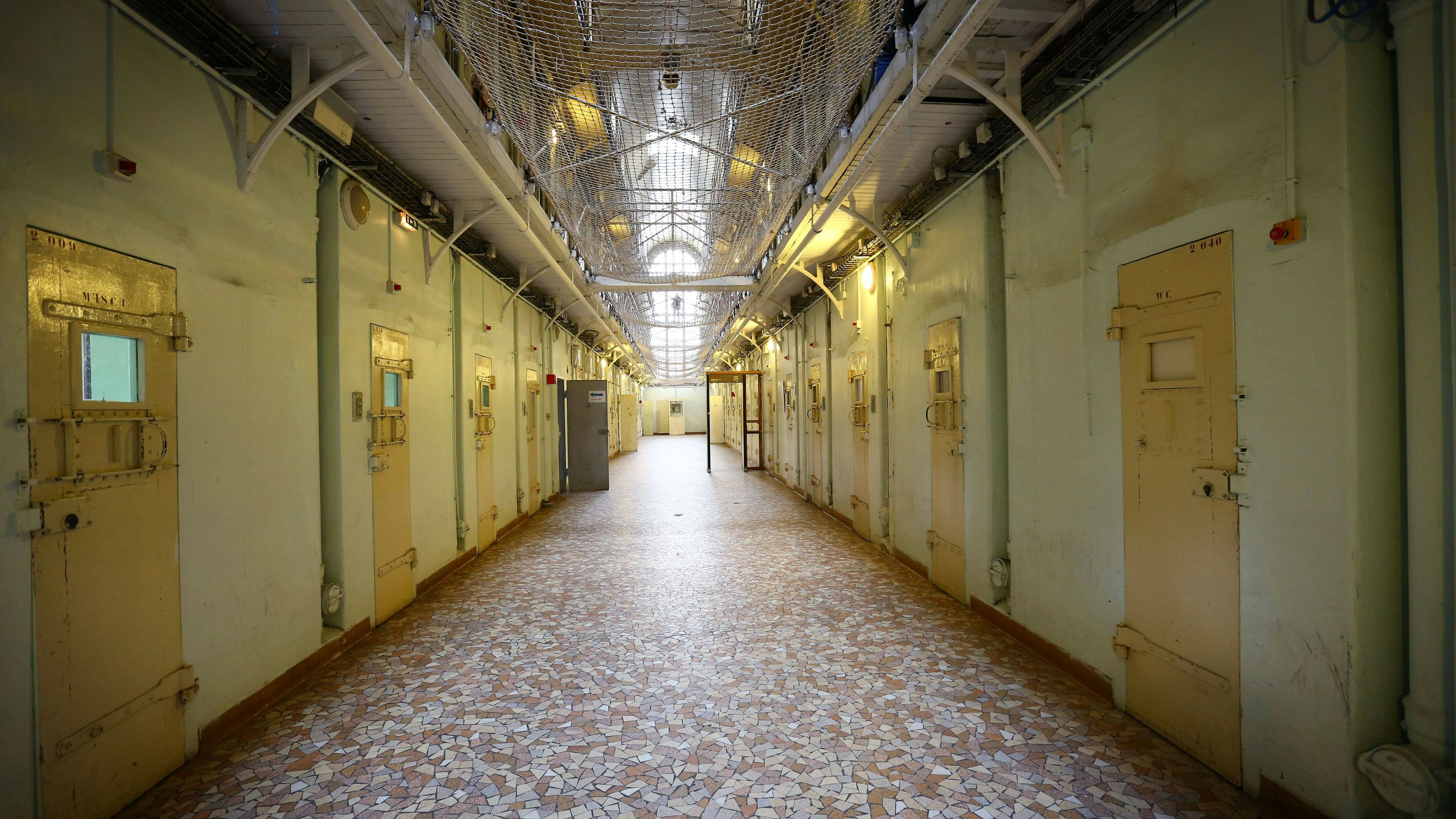 Ein Blick ins Innere des Gefängnisses "La Sante".