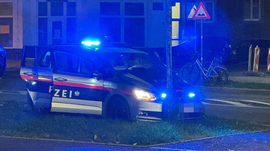 Heute.at - Unfall mit Wiener Polizeiauto fordert drei Verletzte