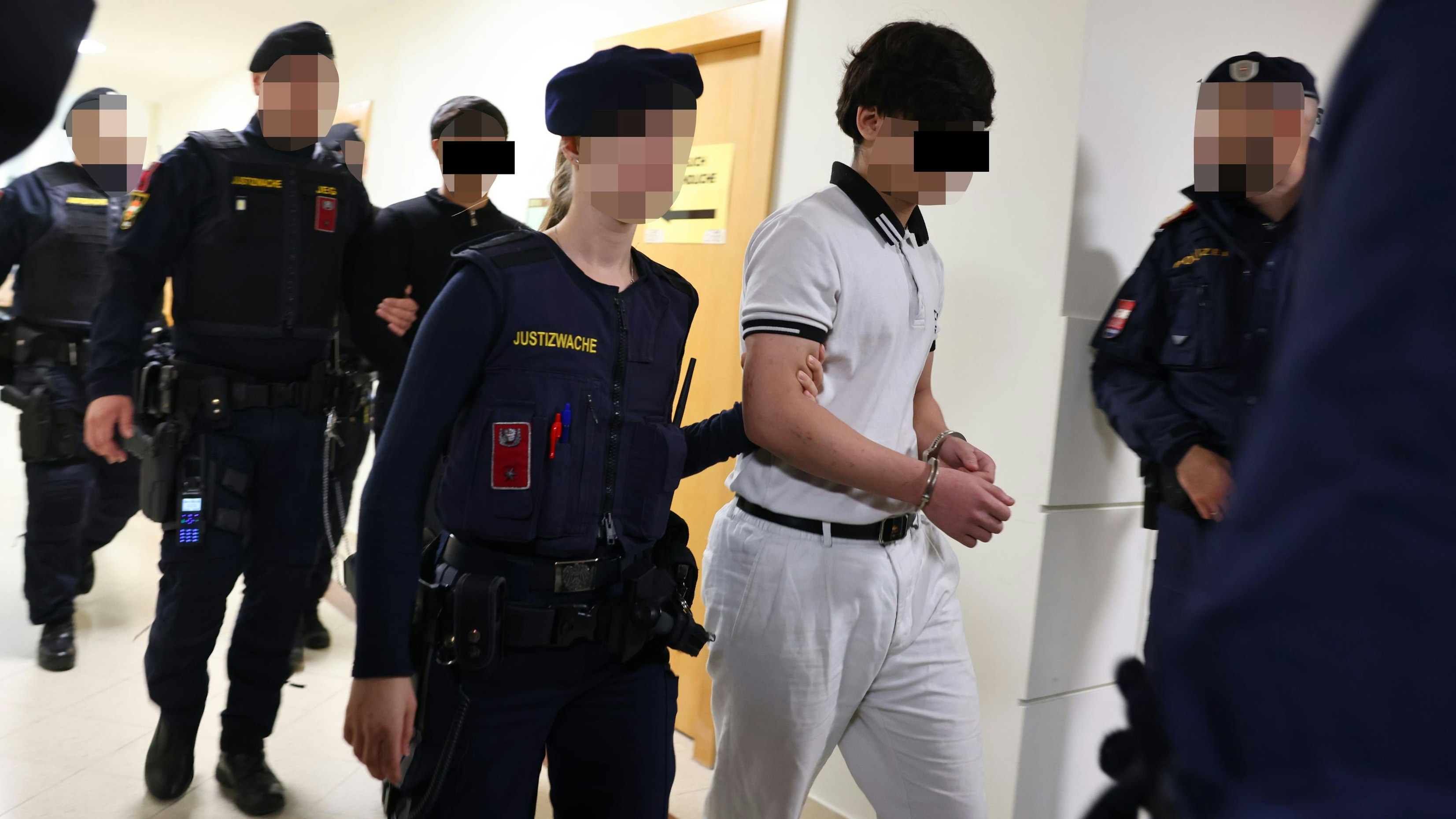 Heute.at - Mutter von missbrauchter Lehrerin – es war furchtbar