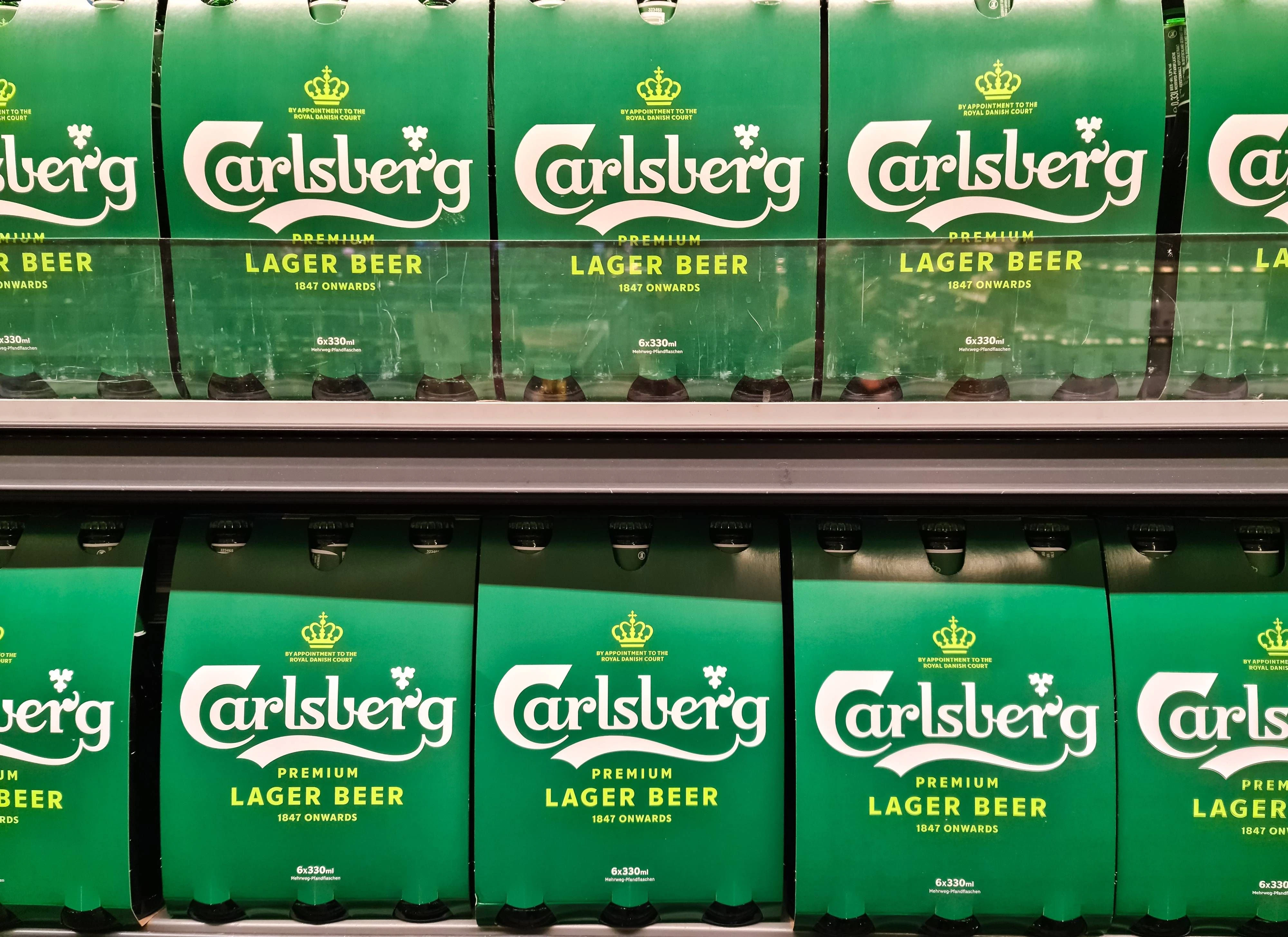 So groß wie Fingernagel – Brauerei präsentiert die kleinste Bierflasche der Welt