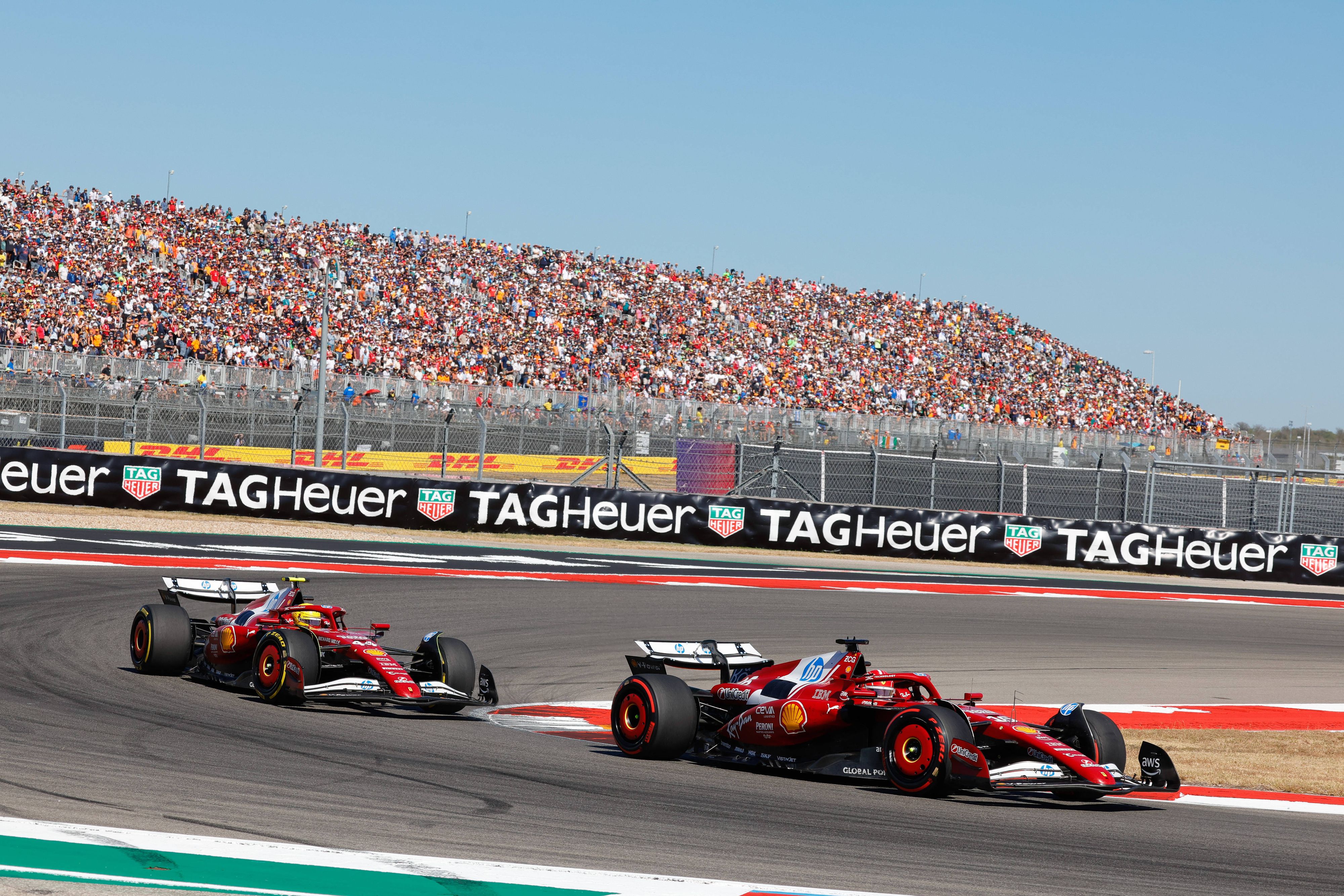 Leclerc wehrte Hamiltons Angriffe auf sein Premieren-Podium hart ab.