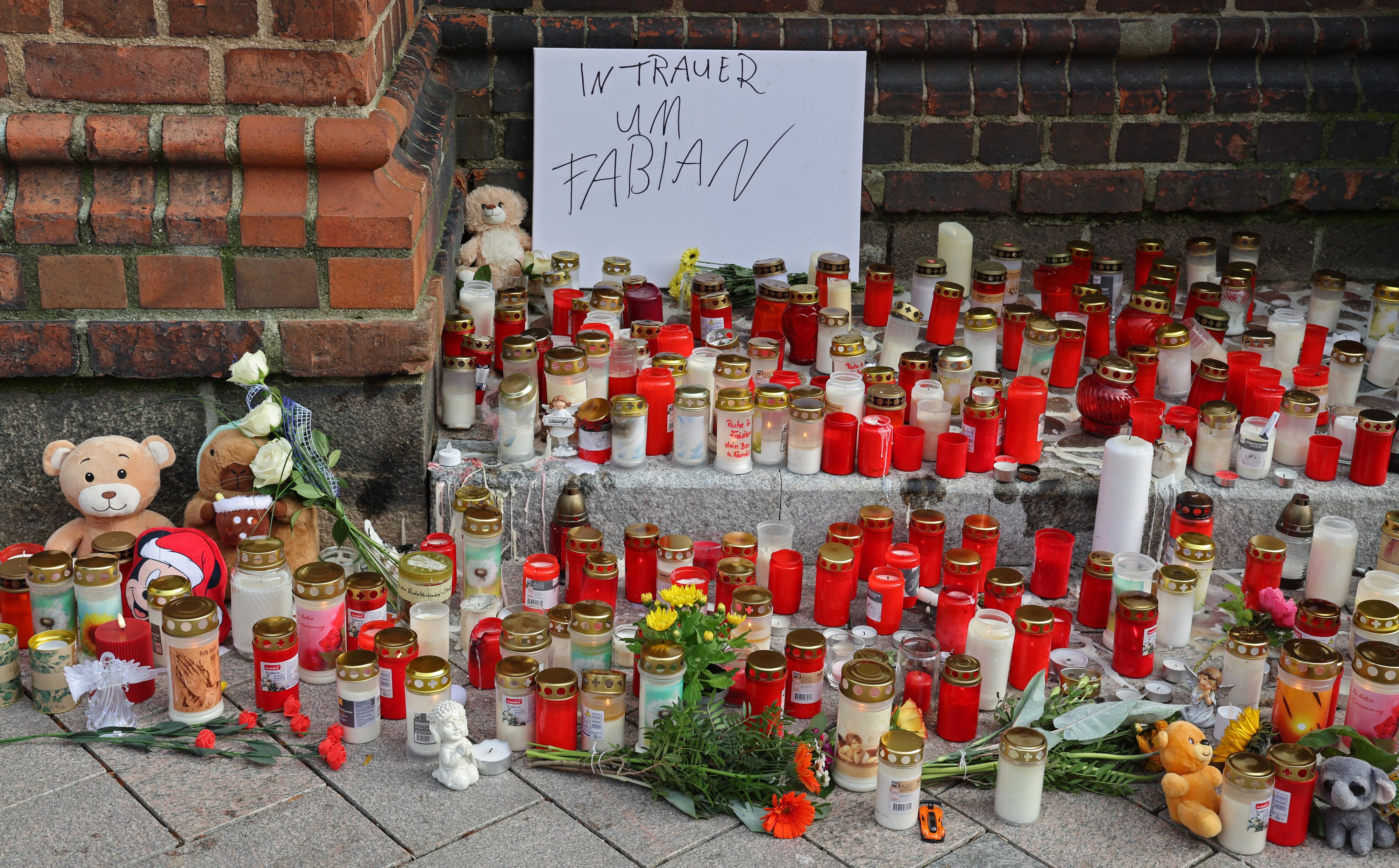 Fabian (8) wurde tot in einem Tümpel aufgefunden, die Polizei geht von einem Gewaltverbrechen aus.