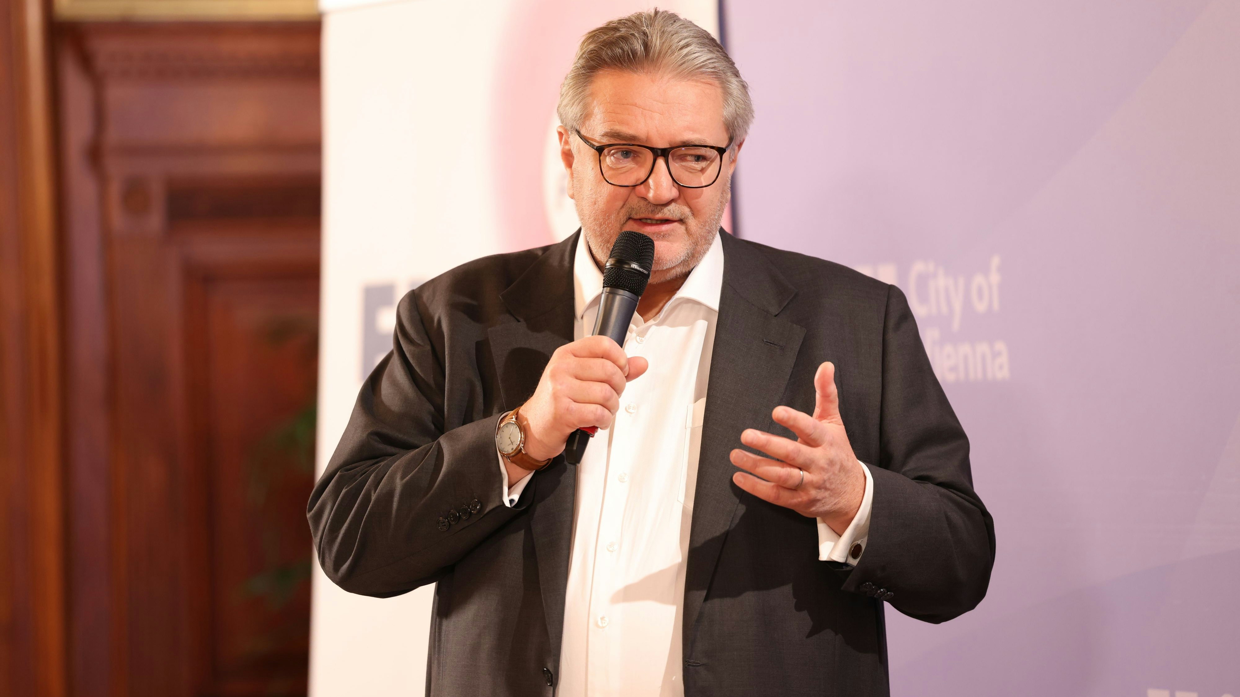 Gesundheitsstadtrat Peter Hacker (SP): "Akutspitäler sind kein Erholungsheim am Waldrand."