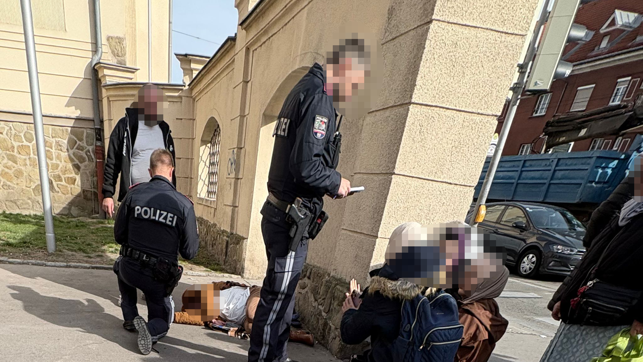 Heute.at - Bus-Streit eskaliert – Wienerin ins Gesicht geschlagen