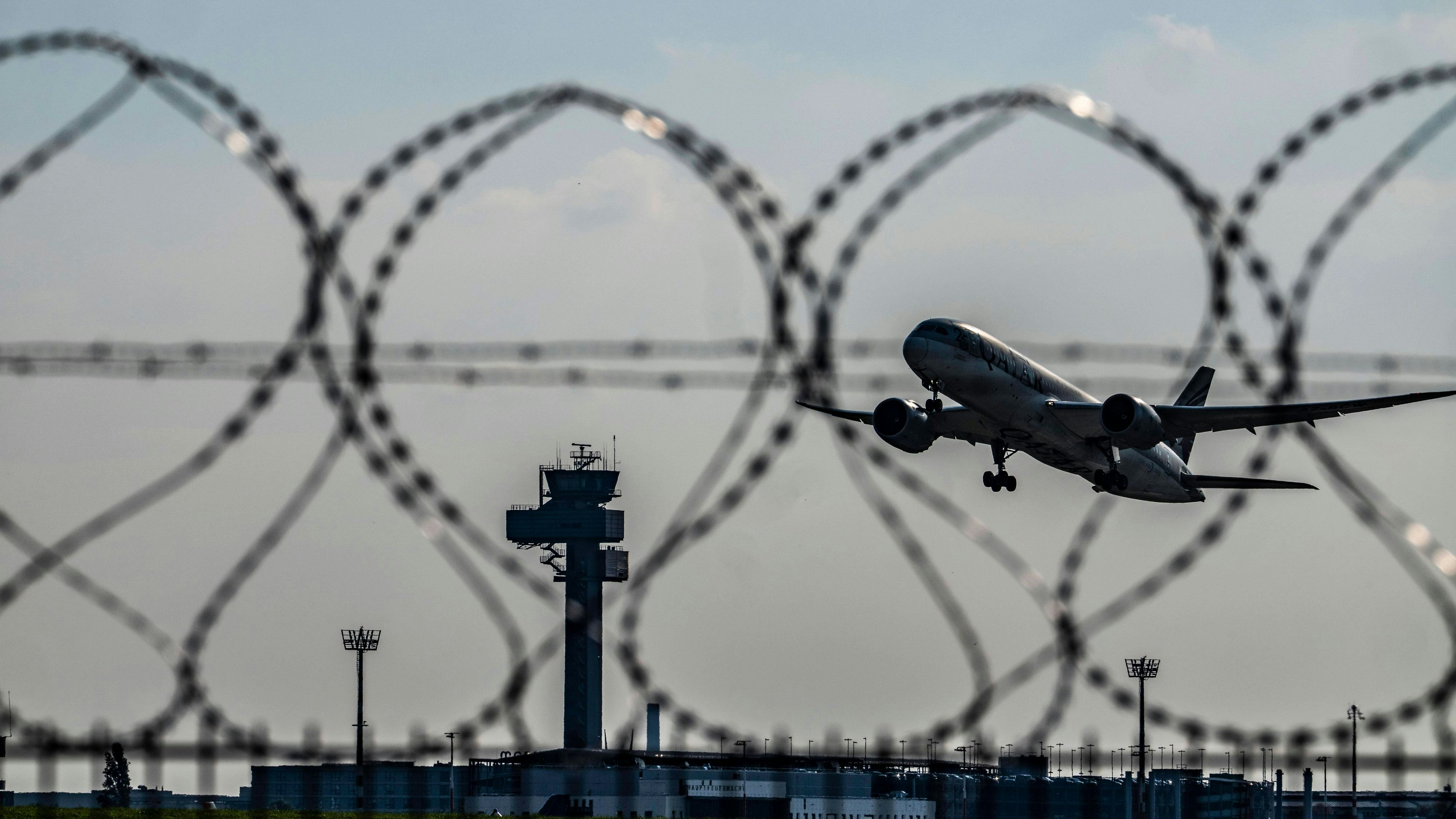 Heute.at - Vergewaltiger abgeschoben – NGO geht auf Minister los