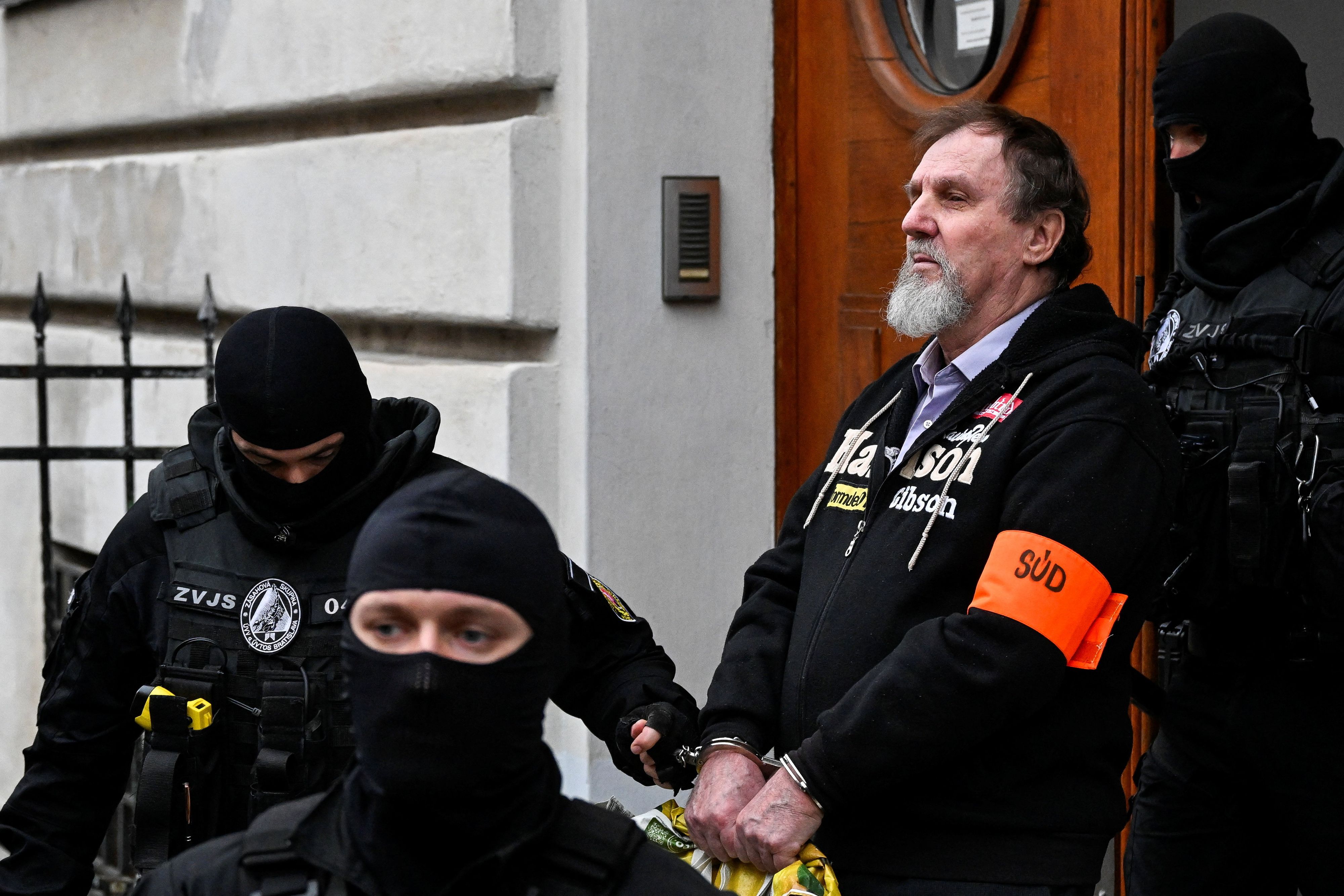 Der angeklagte Dichter Juraj Cintula wurde wegen des Attentats auf den slowakischen Ministerpräsidenten Robert Fico zu 21 Jahren Haft verurteilt.