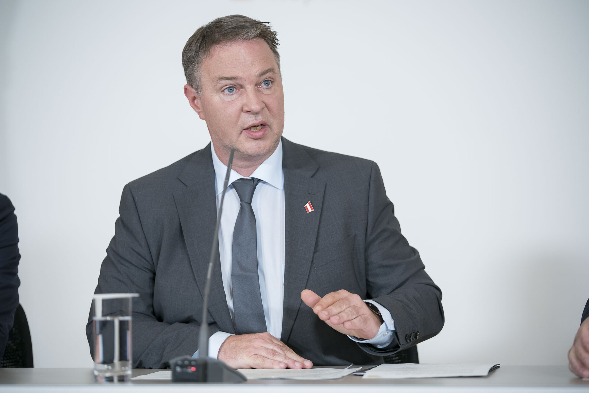 SPÖ-Vizekanzler Andreas Babler sieht politische Gemeinsamkeiten mit dem populistischen Bürgermeister von New York, Zohran Mamdani.