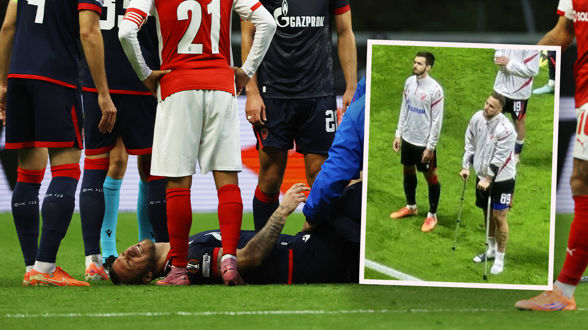 ÖFB-Star Marko Arnautovic humpelte nach seiner Auswechslung auf Krücken durchs Stadion. 