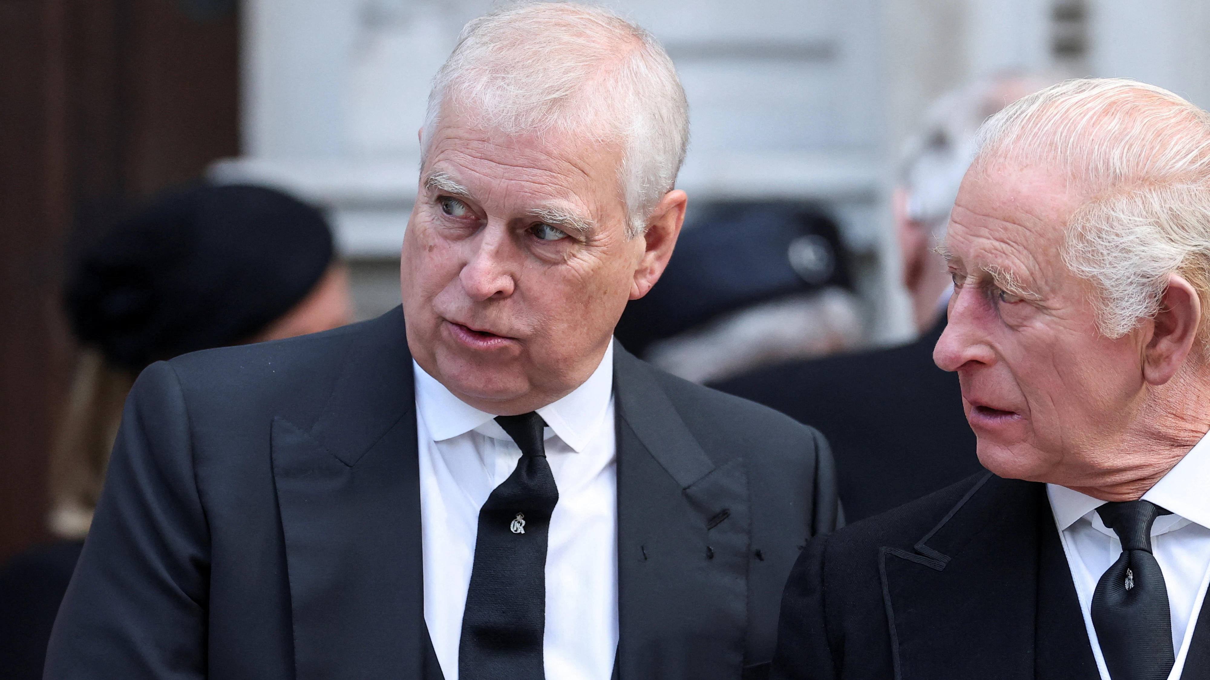 Heute.at - Nach Epstein-Skandal: Wer wird Sarg von Andrew tragen?