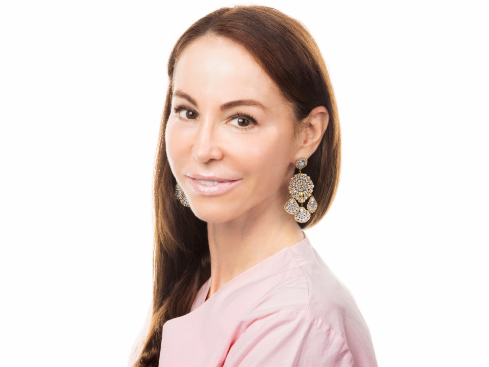 Barbara Franz ist zertifizierte Fachärztin für Dermatologie bei der Österreichischen Gesellschaft für Dermatologie und Dermatochirurgie.