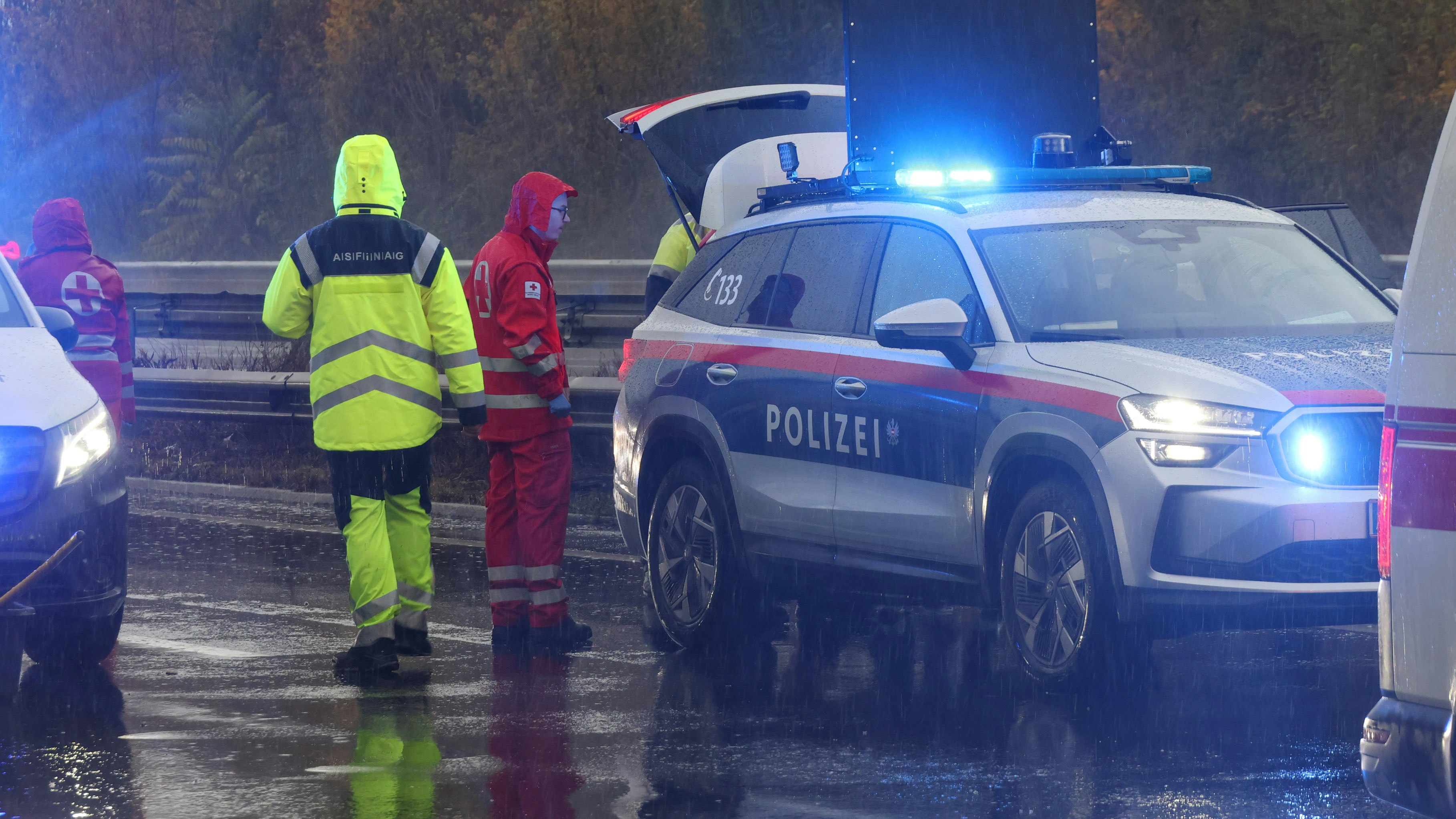 Heute.at - Wiener bei Crash aus Fahrzeug geschleudert