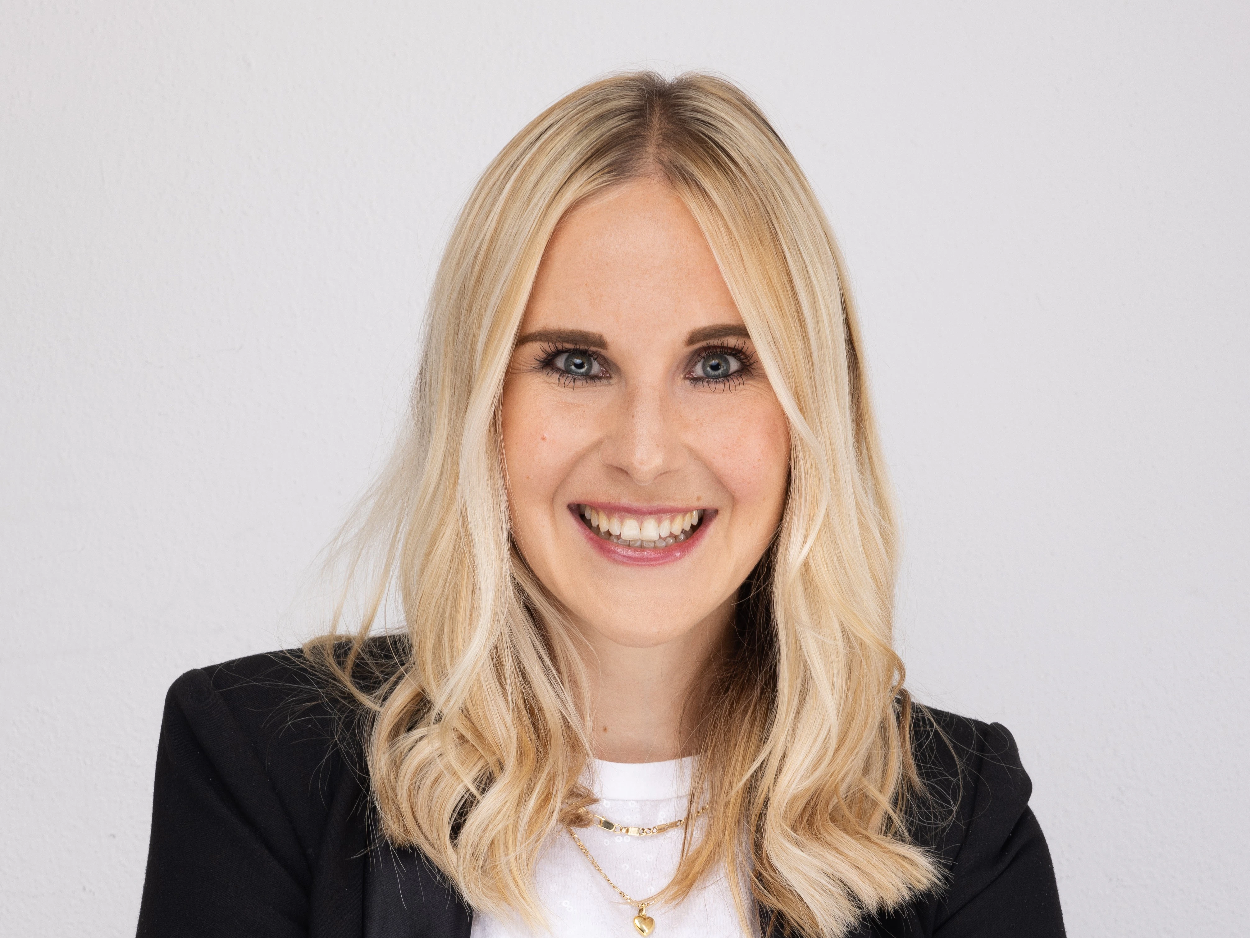 Jessica Binder ist CEO von Luxum Beauty, einem Distributor für ausgewählte Parfum- und Skincare-Marken im Premium- und Nischenbereich.