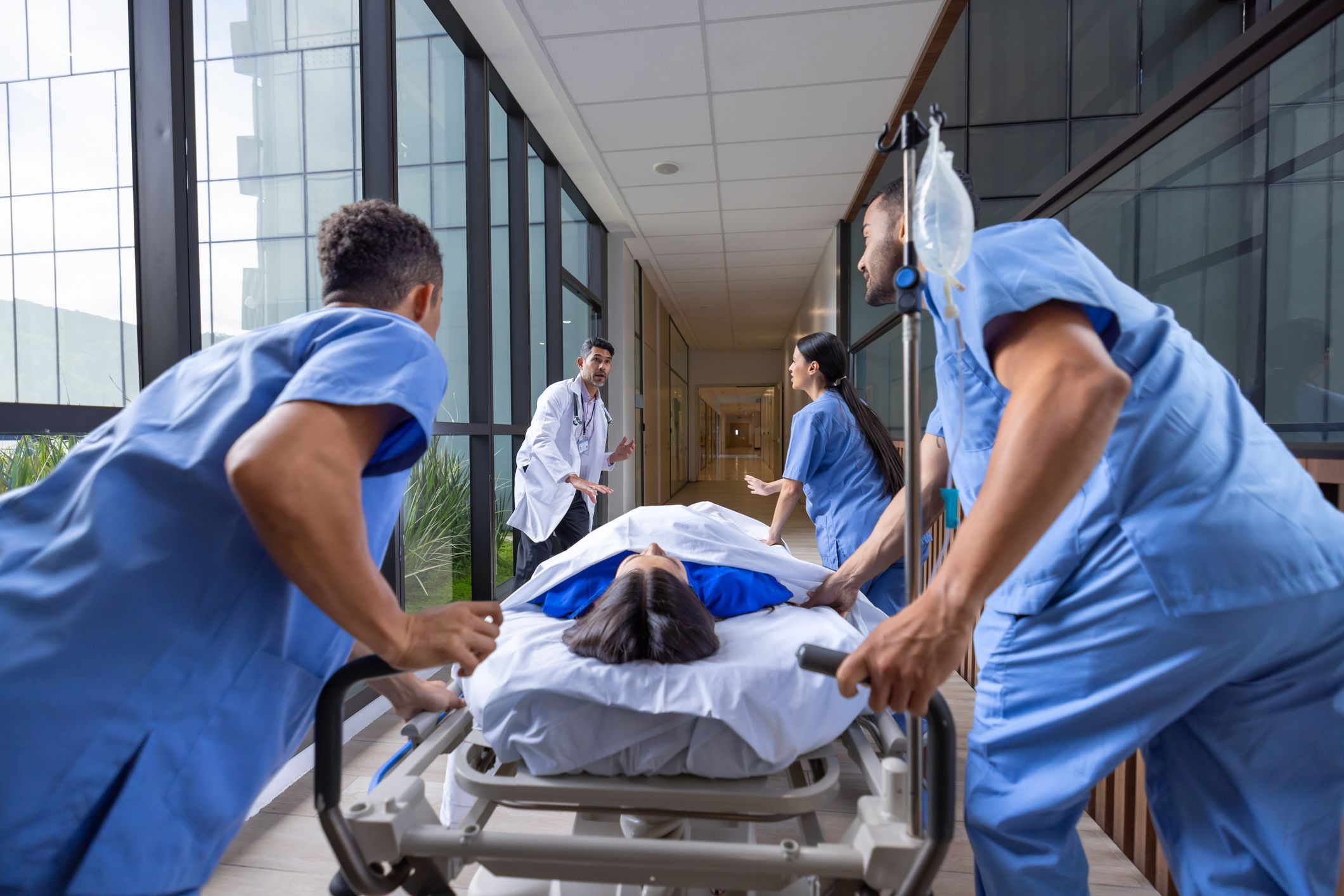 Gesundheitssystem am Anschlag – die Spitäler und Notfallteams sind komplett überlastet.