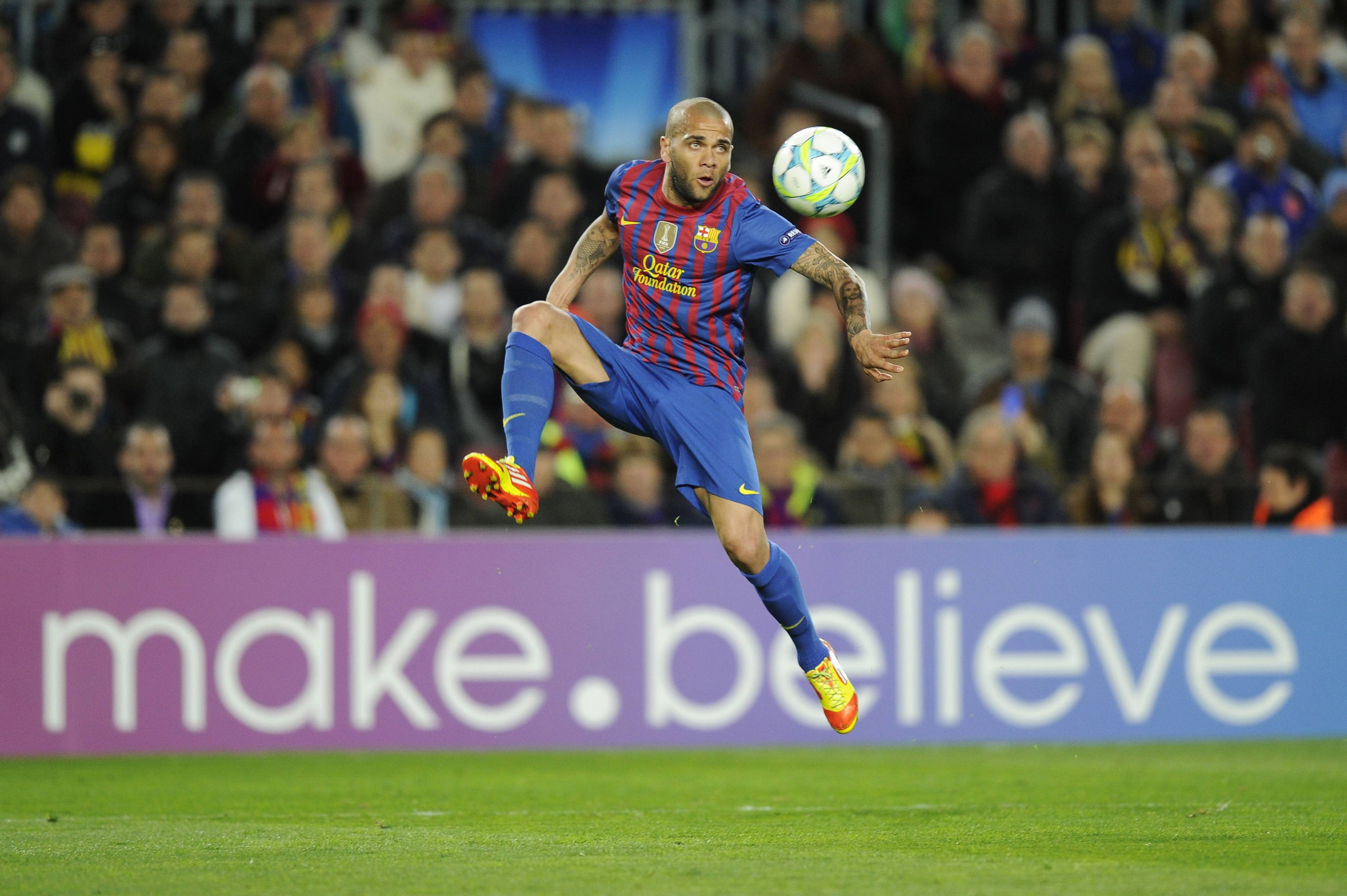Dani Alves spielte unter anderem für Barcelona.