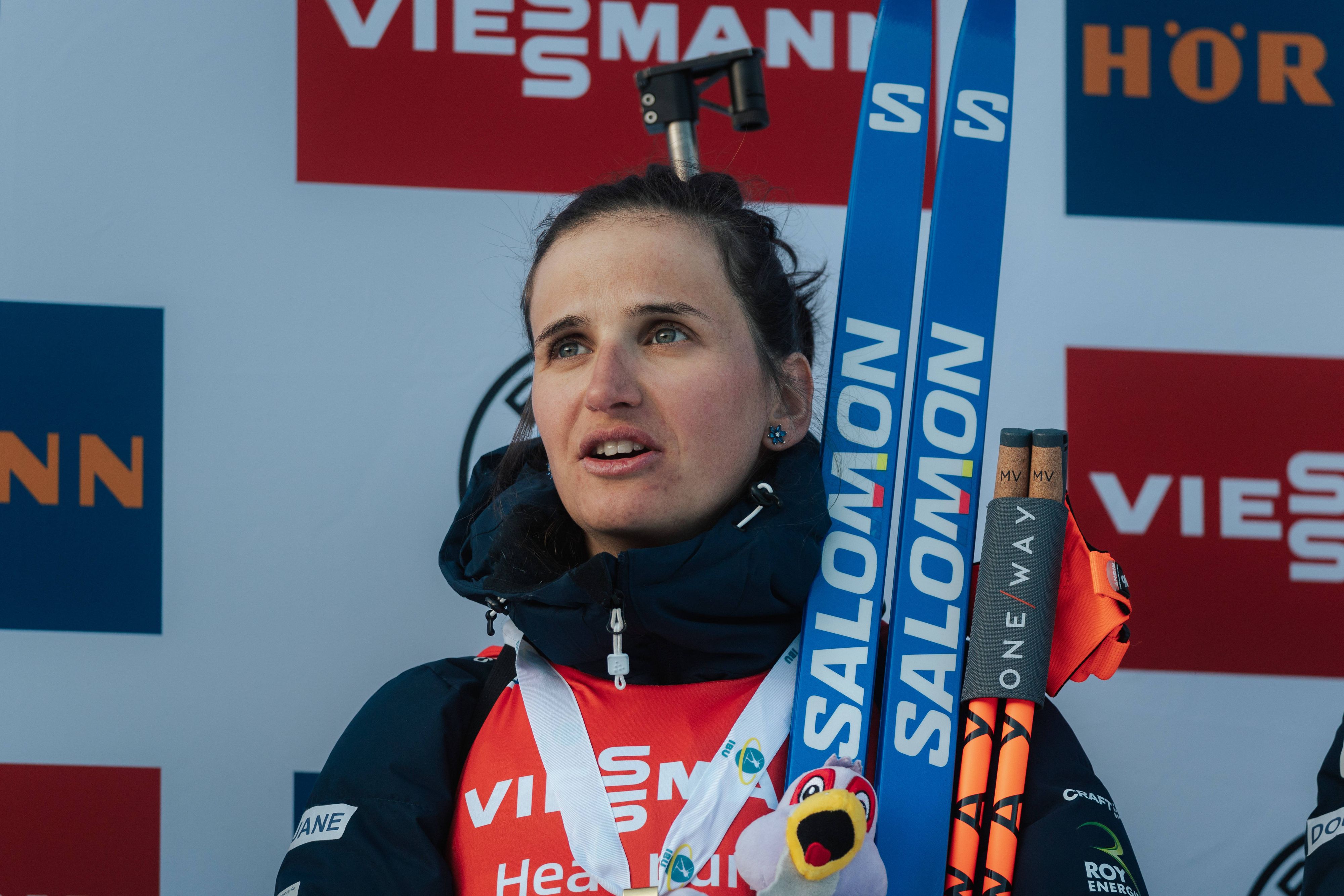 Die französische Star-Biathletin Julia Simon. 