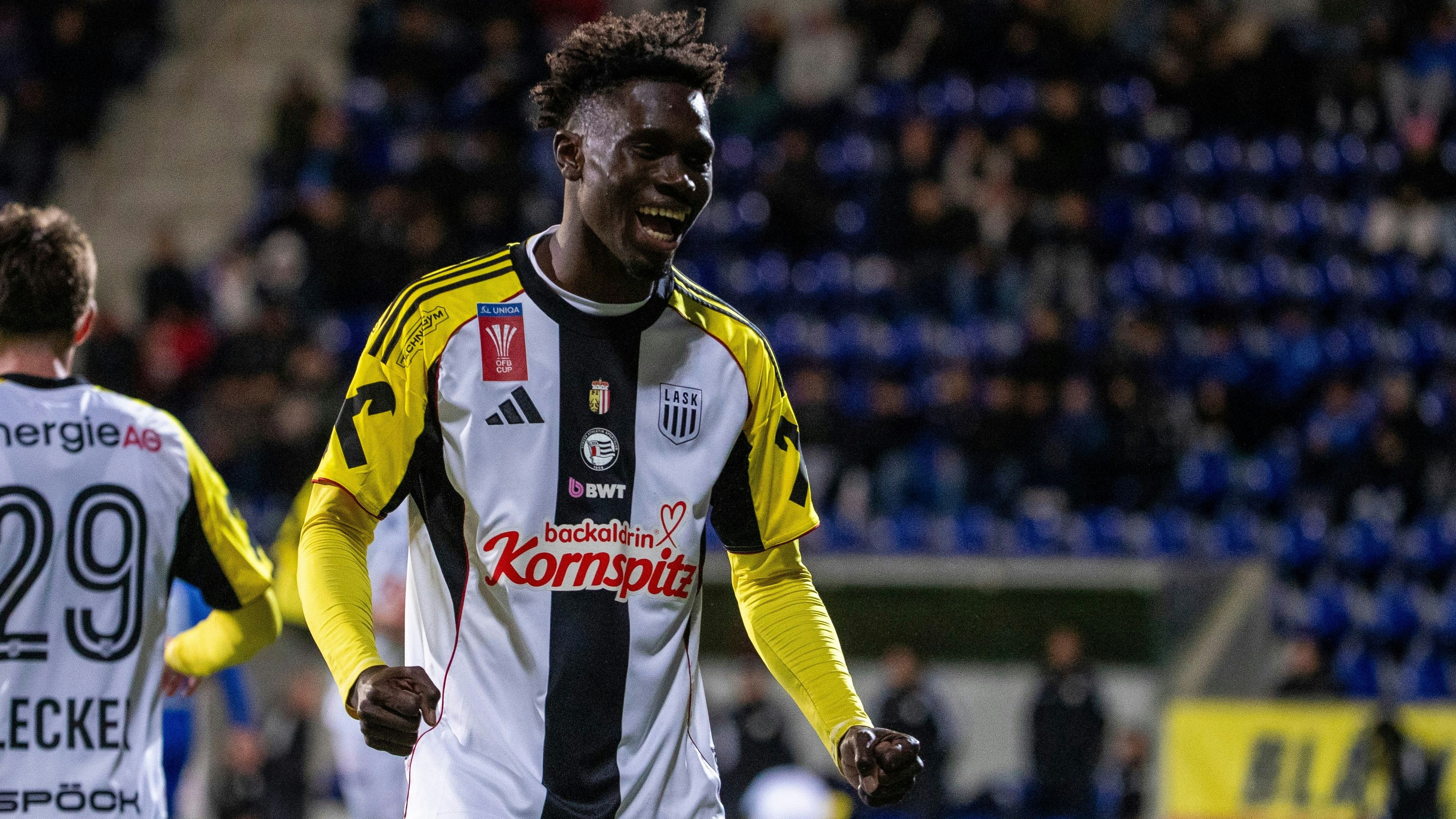 Heute.at - LASK jubelt, BW Linz nach Panenka-Patzer weiter